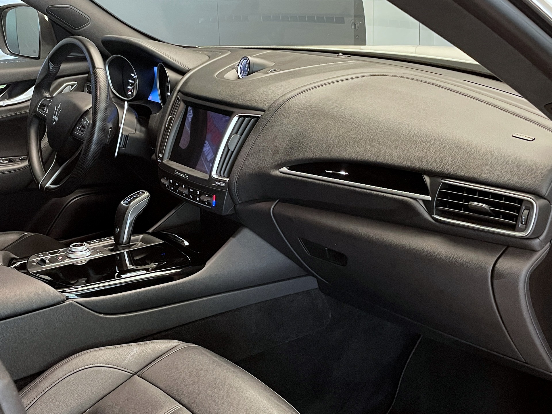 MASERATI Levante S 3.0V6 GranSport Automatica-image-10