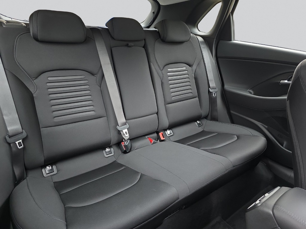 HYUNDAI i30 1.5 T-GDi Amplia-image-10