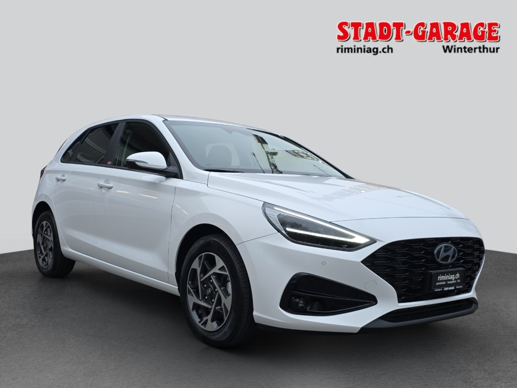 HYUNDAI i30 1.5 T-GDi Amplia