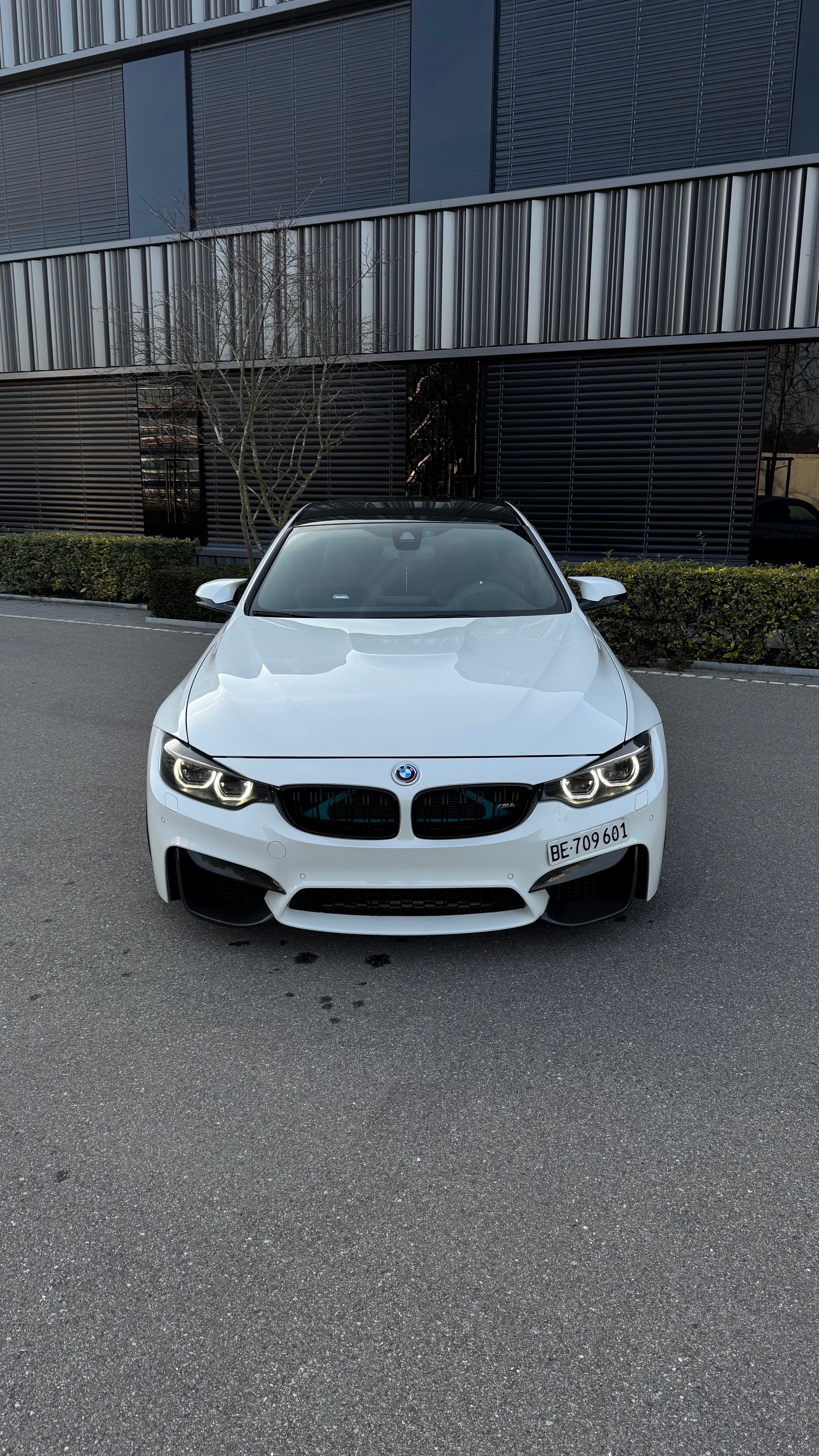 BMW M4 Coupé DKG-image-1