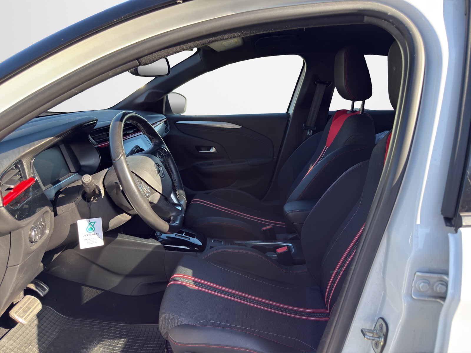 OPEL Corsa 1.2 T 130 GS Line-image-9