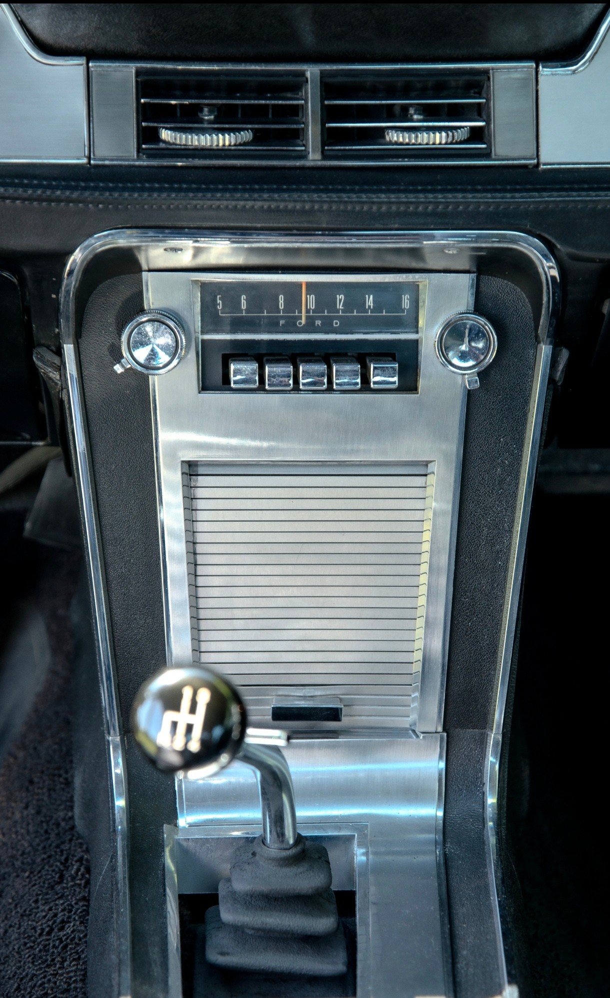 FORD Fastback-image-12