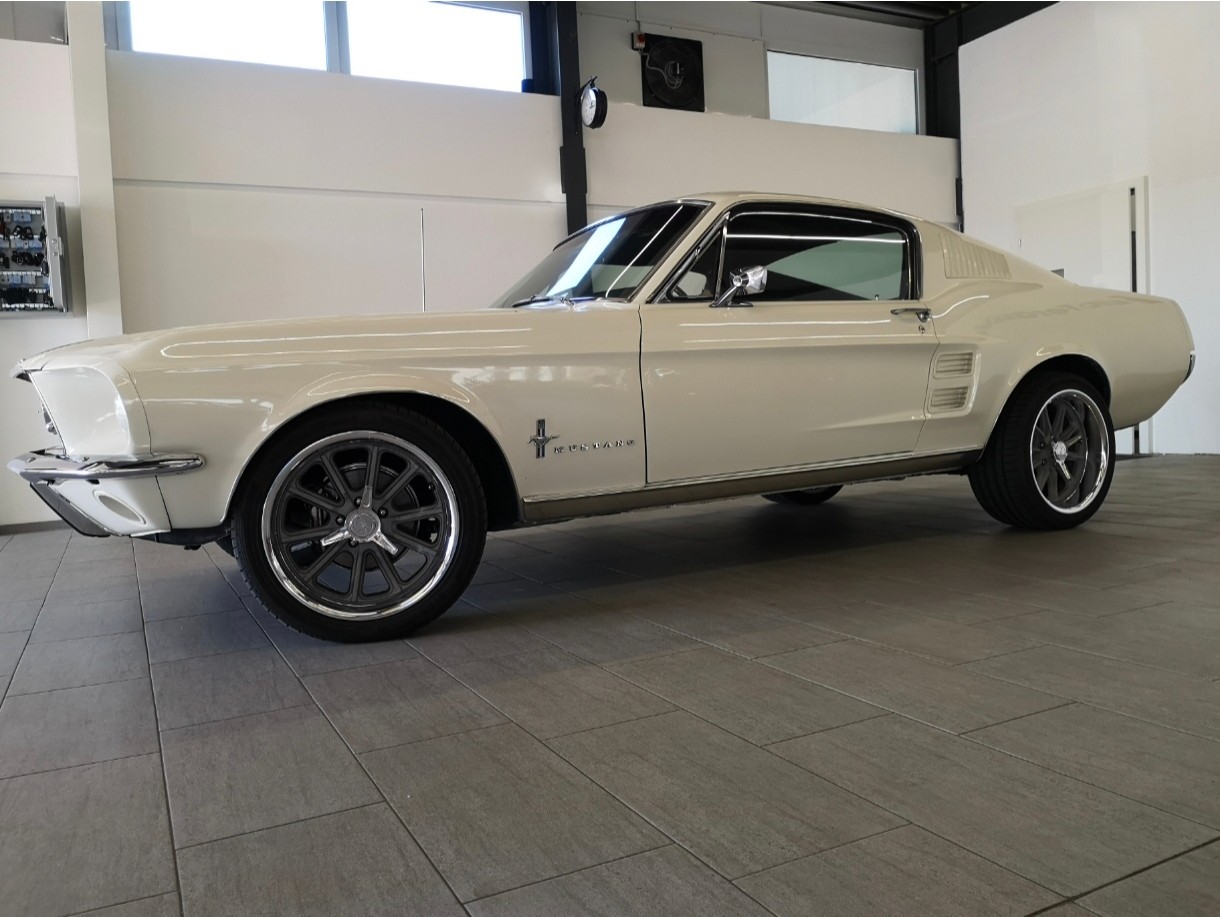 FORD Fastback-image-23