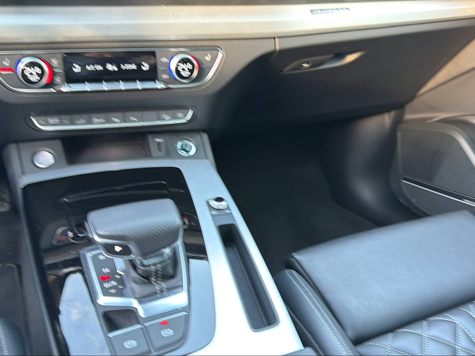 AUDI Q5 Sportback 55 TFSI e PHEV S line quattro S-tronic-image-11