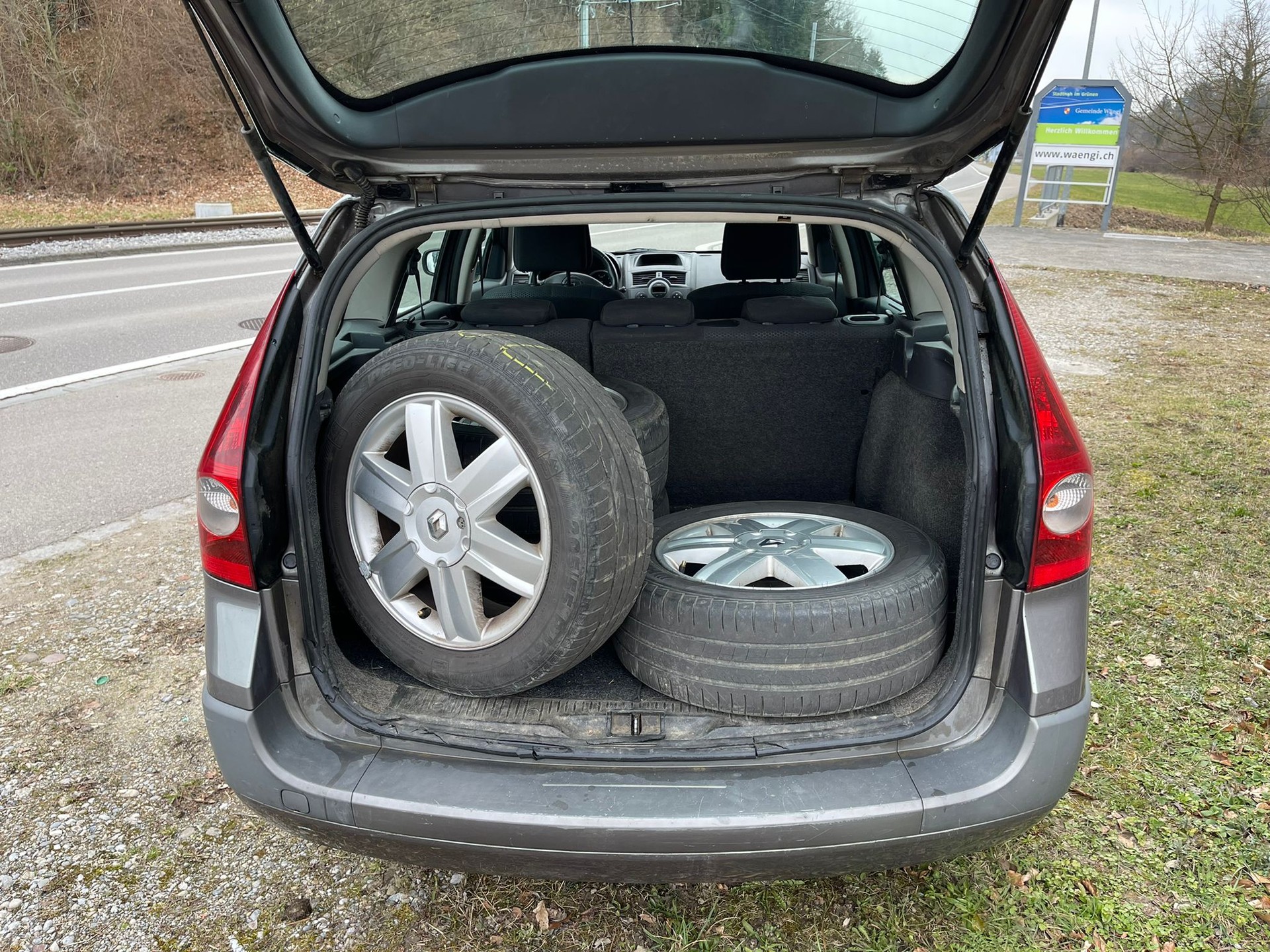 RENAULT Mégane Break 1.6 16V Dynamique-image-7