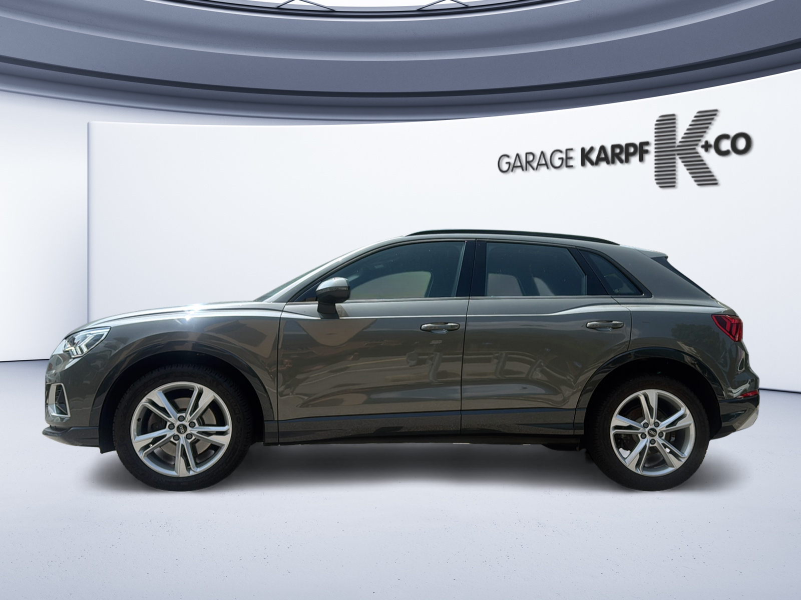AUDI Q3 40 TDI quattro S-tronic-image-1