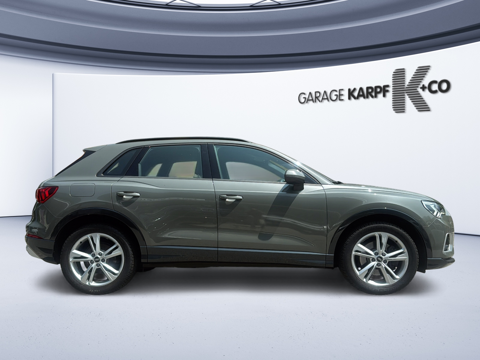 AUDI Q3 40 TDI quattro S-tronic-image-5