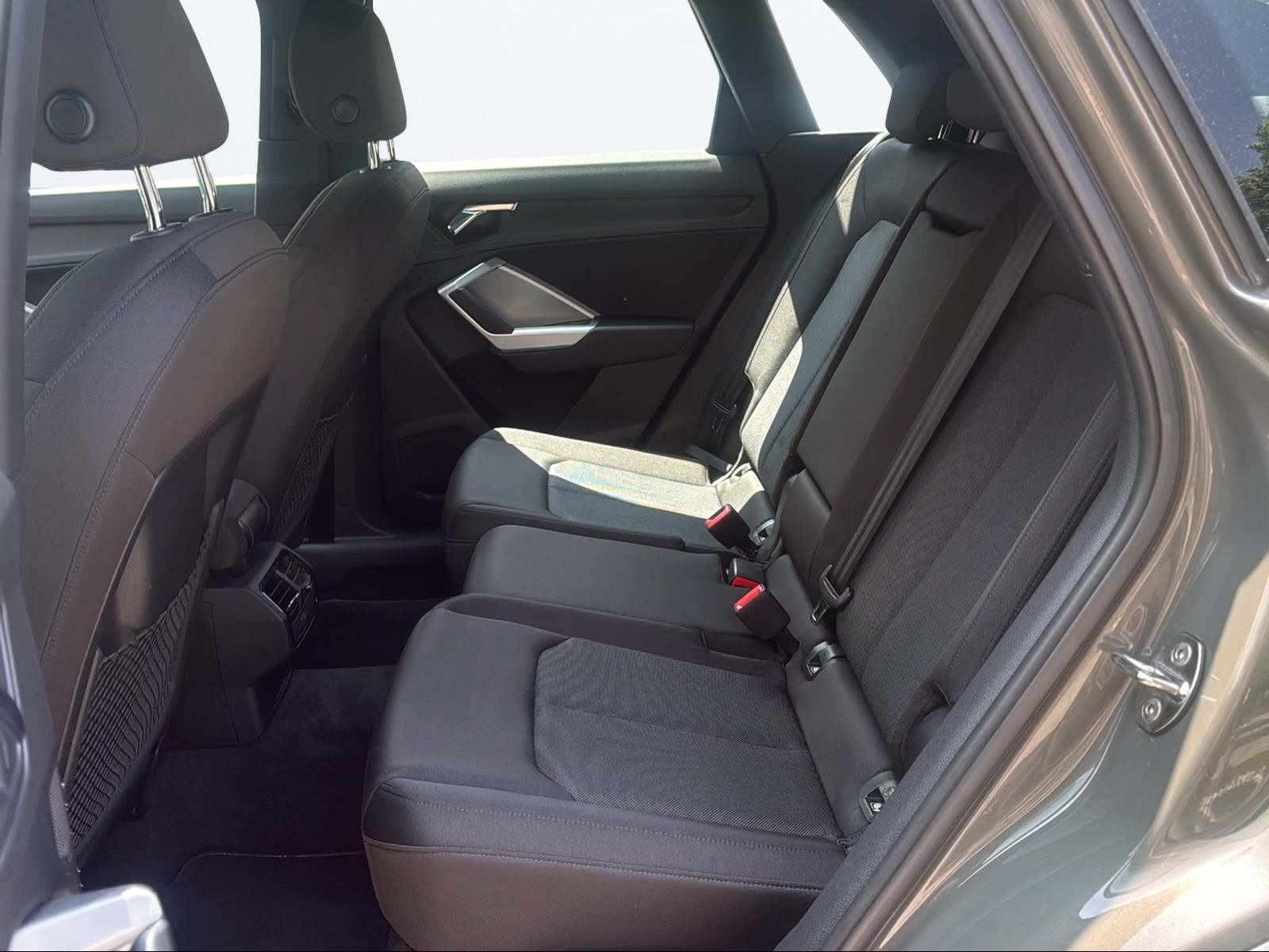 AUDI Q3 40 TDI quattro S-tronic-image-14