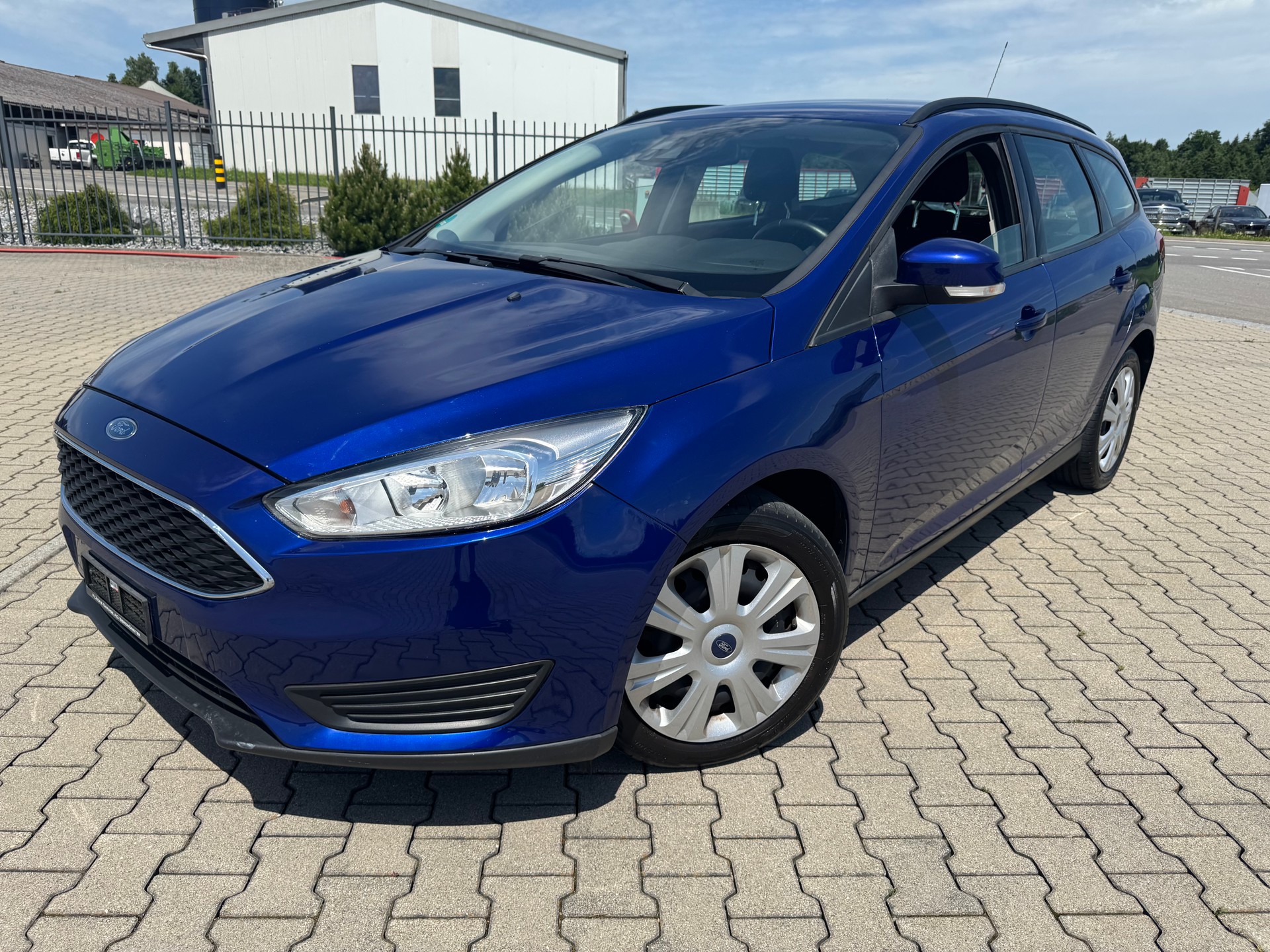FORD Focus 1.0 SCTi Trend-image-1