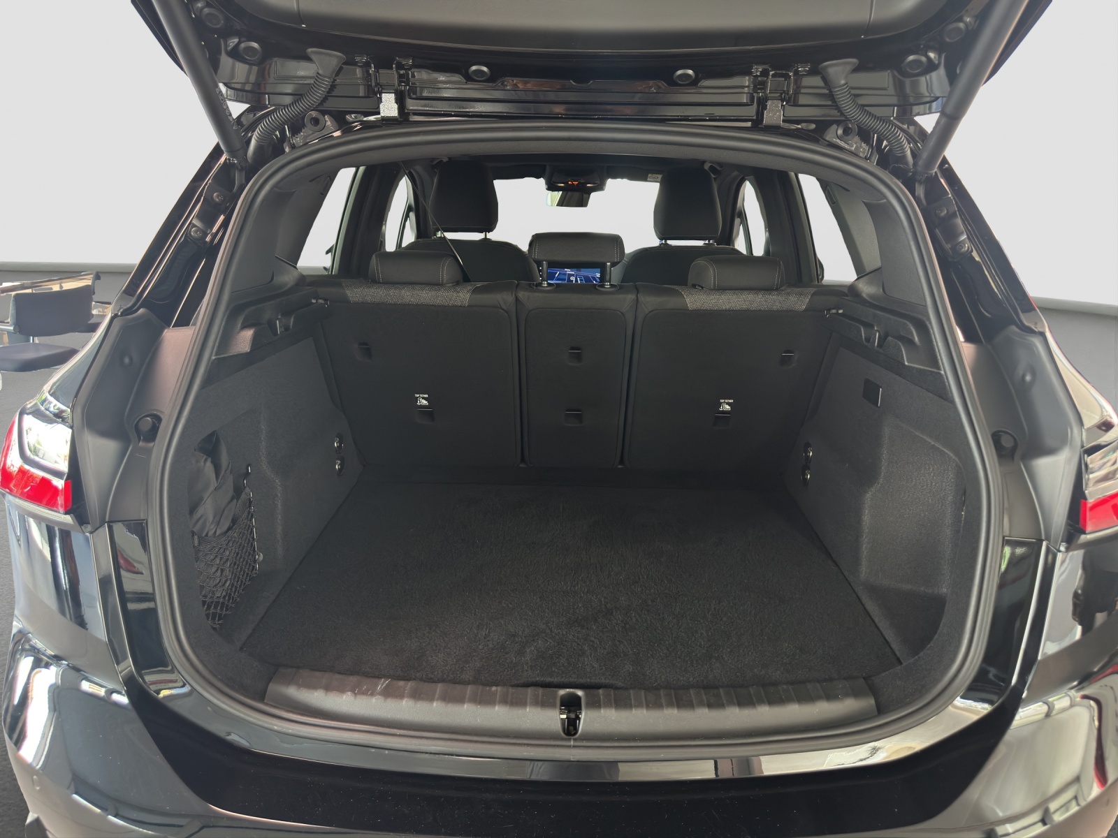 BMW 225e xDrive Active Tourer-image-9