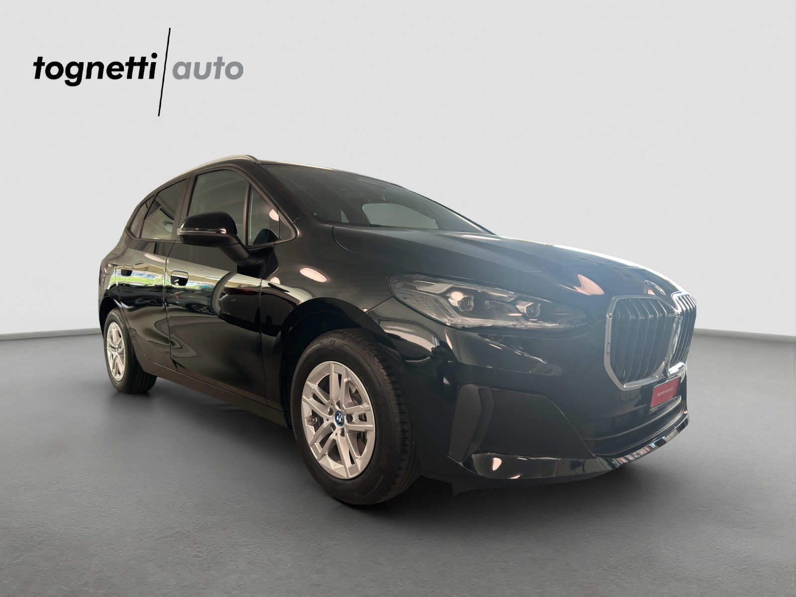 BMW 225e xDrive Active Tourer-image-1