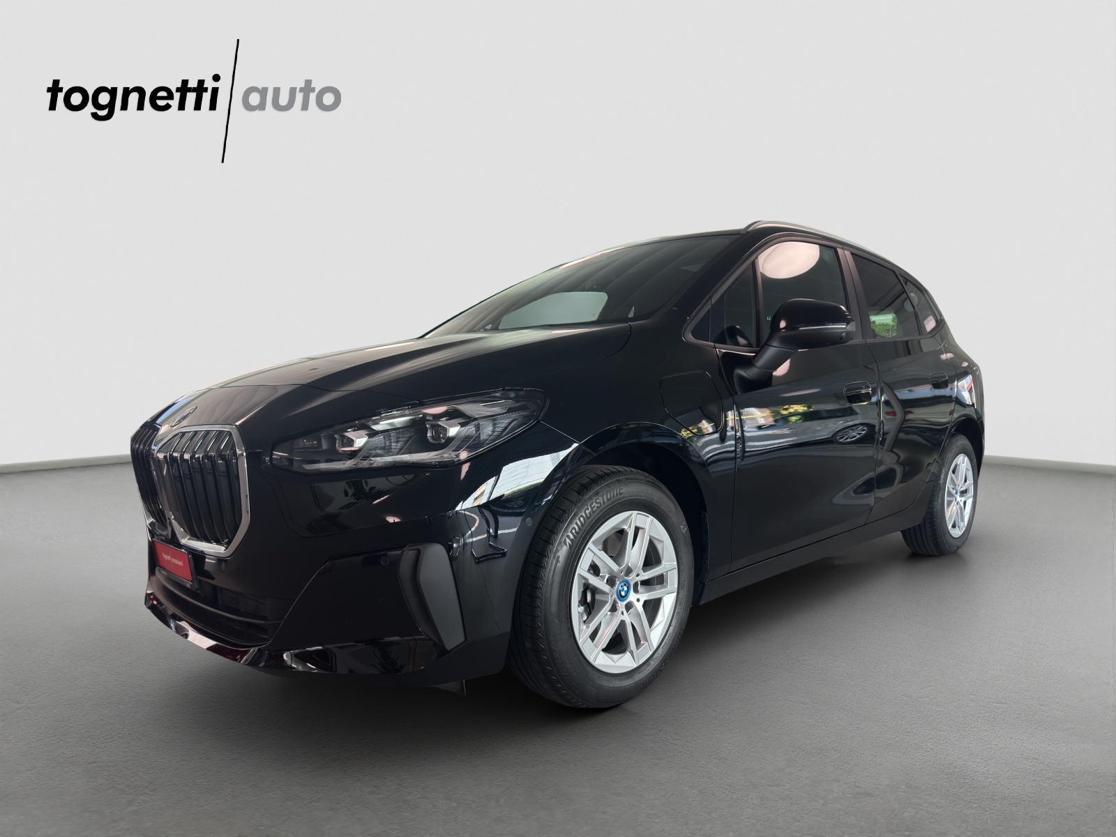 BMW 225e xDrive Active Tourer-image-0