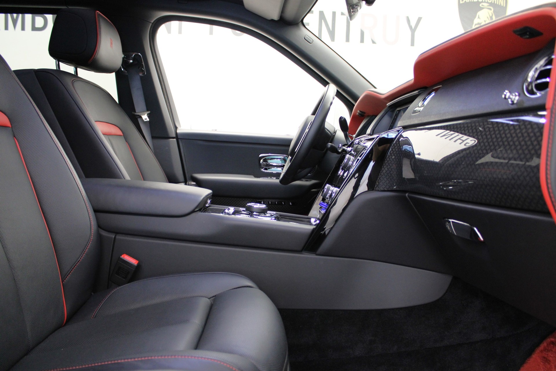 ROLLS-ROYCE Cullinan 6.7 V12 Black Badge-image-7