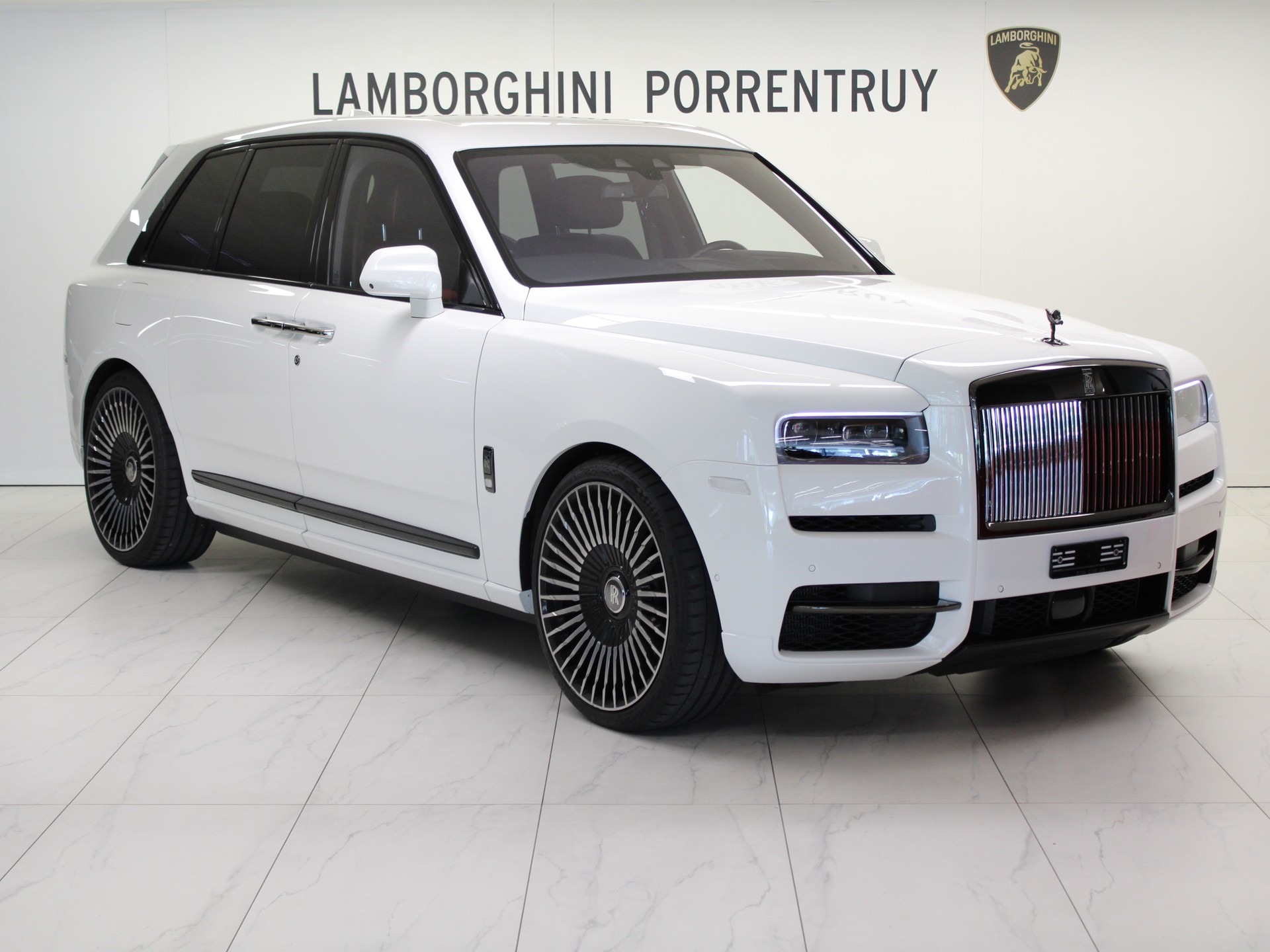 ROLLS-ROYCE Cullinan 6.7 V12 Black Badge-image-0