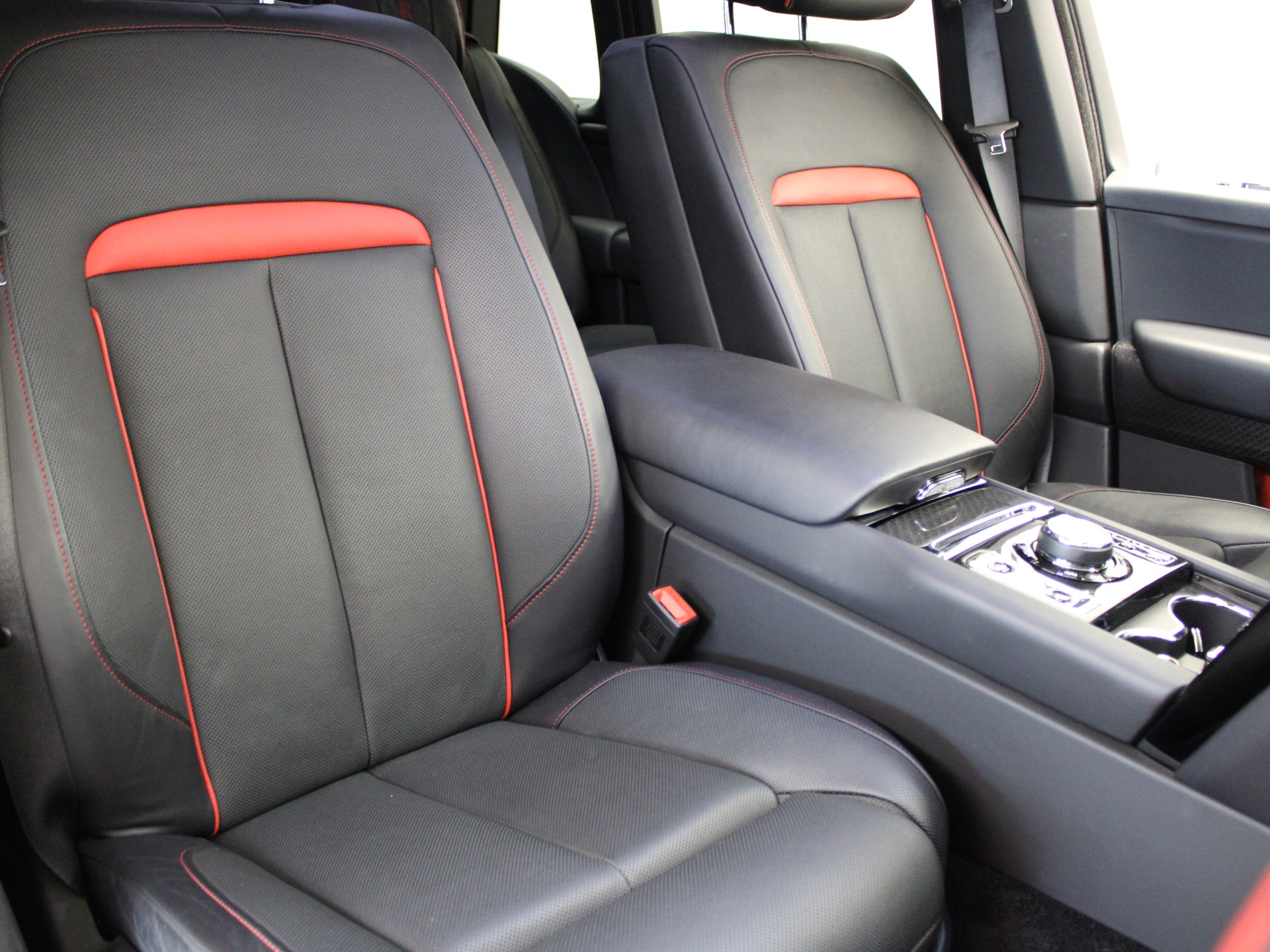 ROLLS-ROYCE Cullinan 6.7 V12 Black Badge-image-6