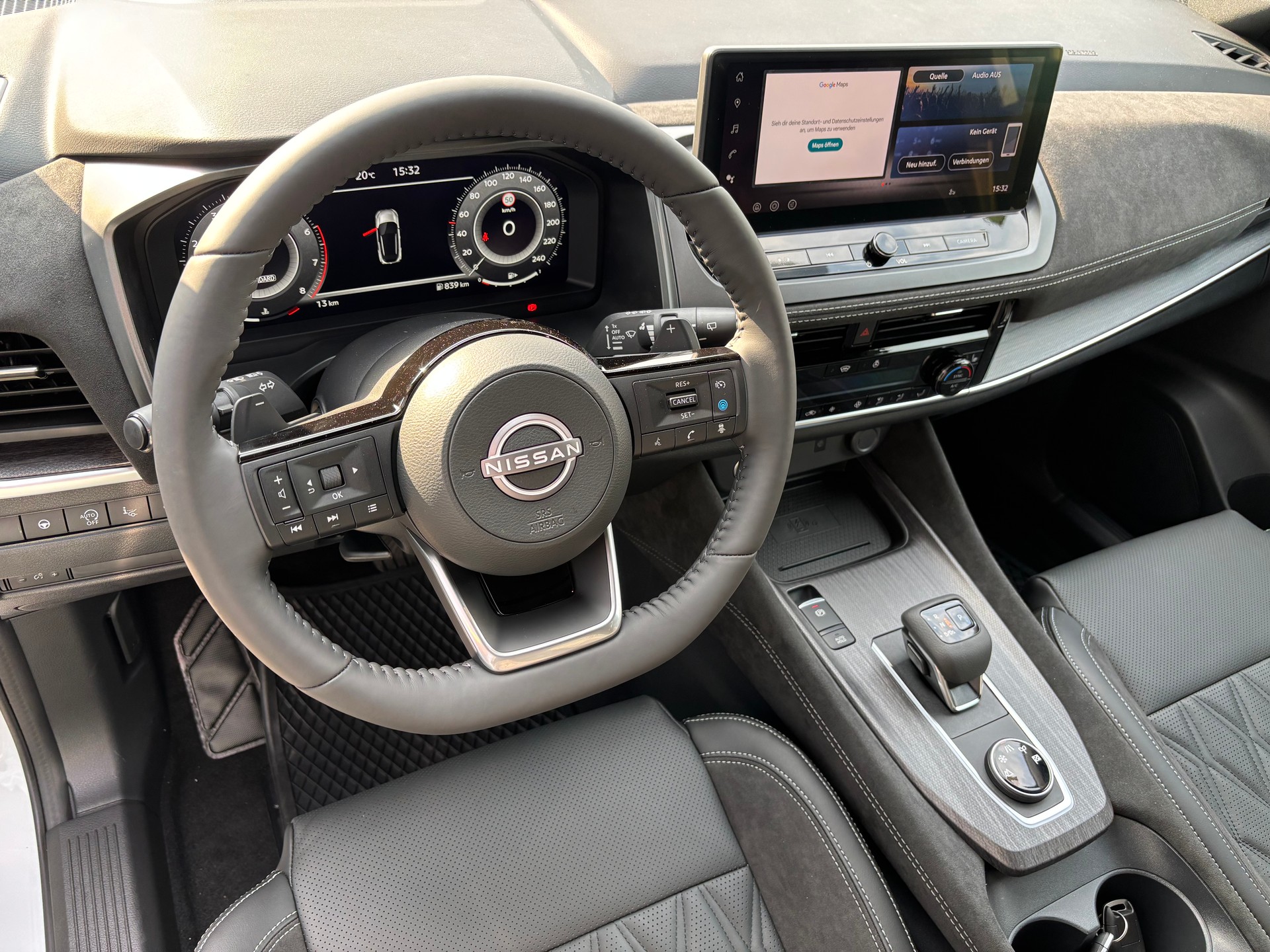 NISSAN Qashqai 1.3MHEV Tekna+ 4x4-image-11