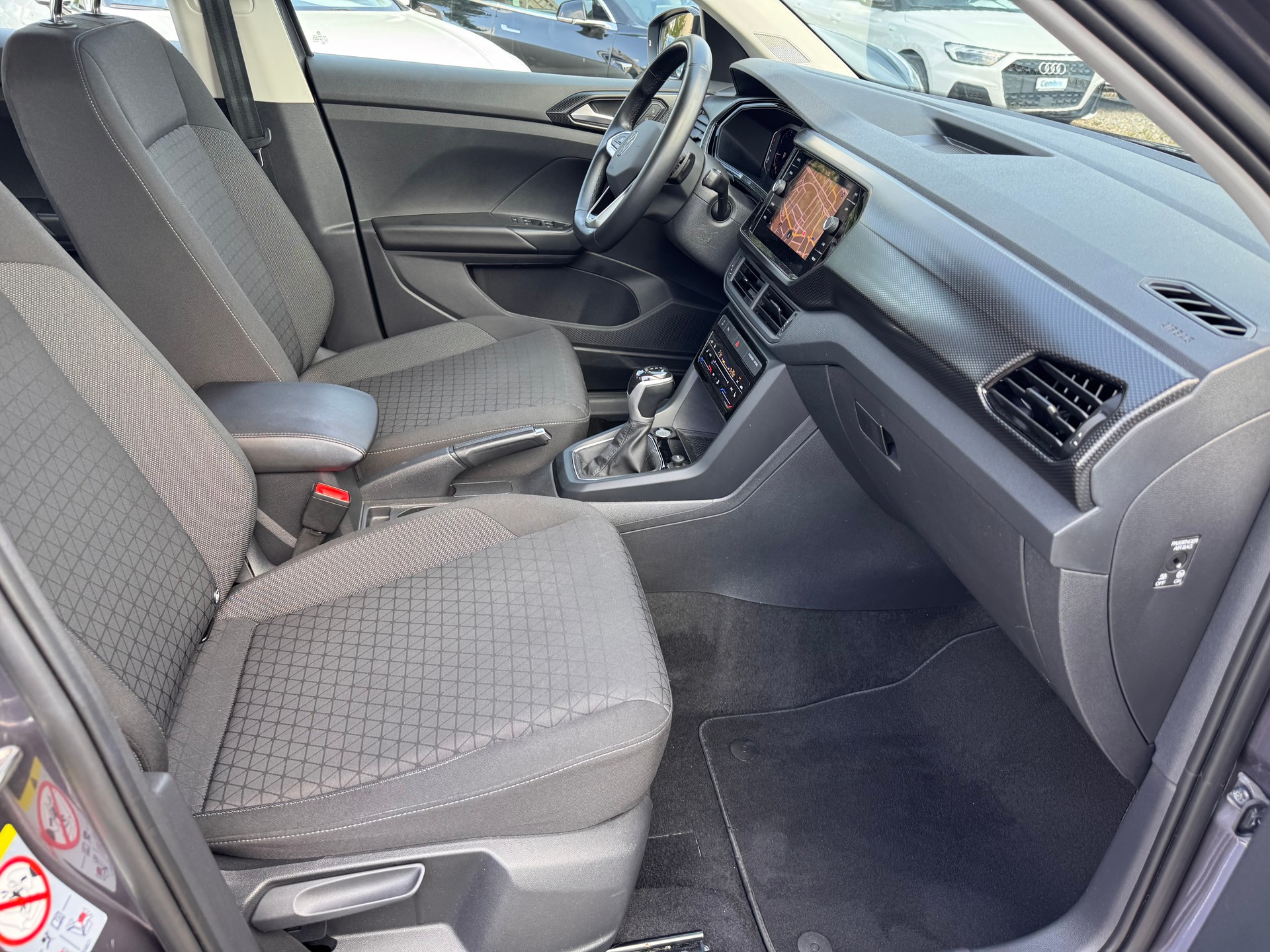 VW T-Cross 1.0 TSI Life Limited DSG-image-12
