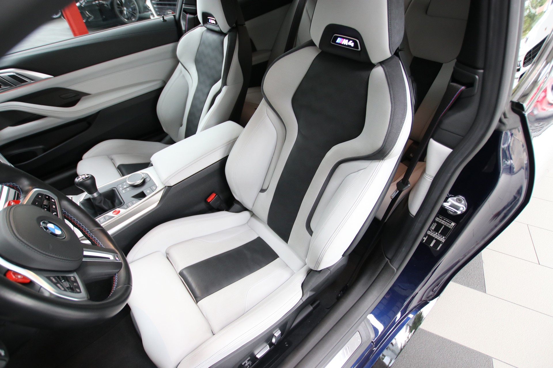 BMW M4 Coupé-image-10