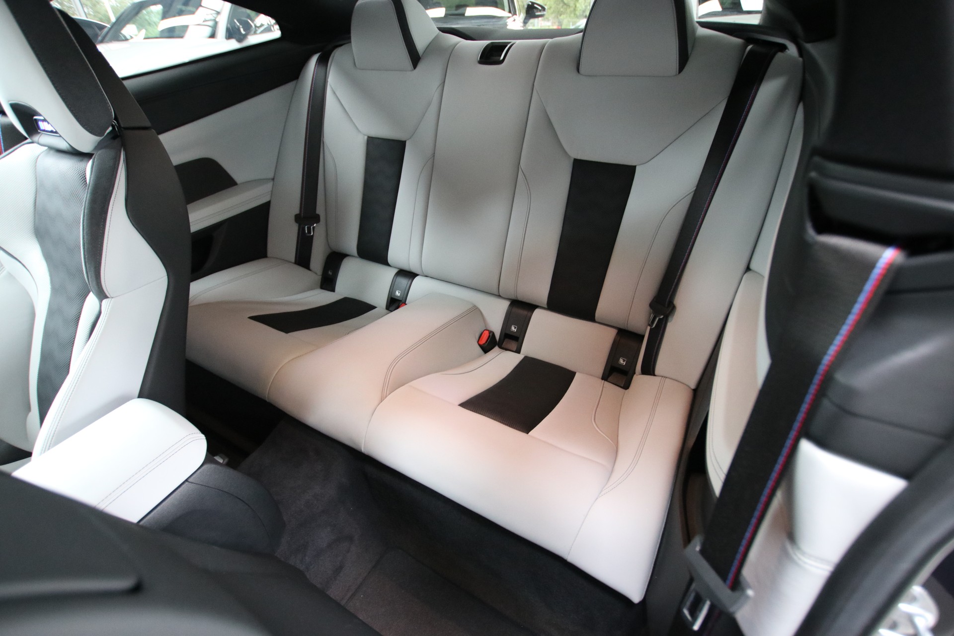 BMW M4 Coupé-image-12