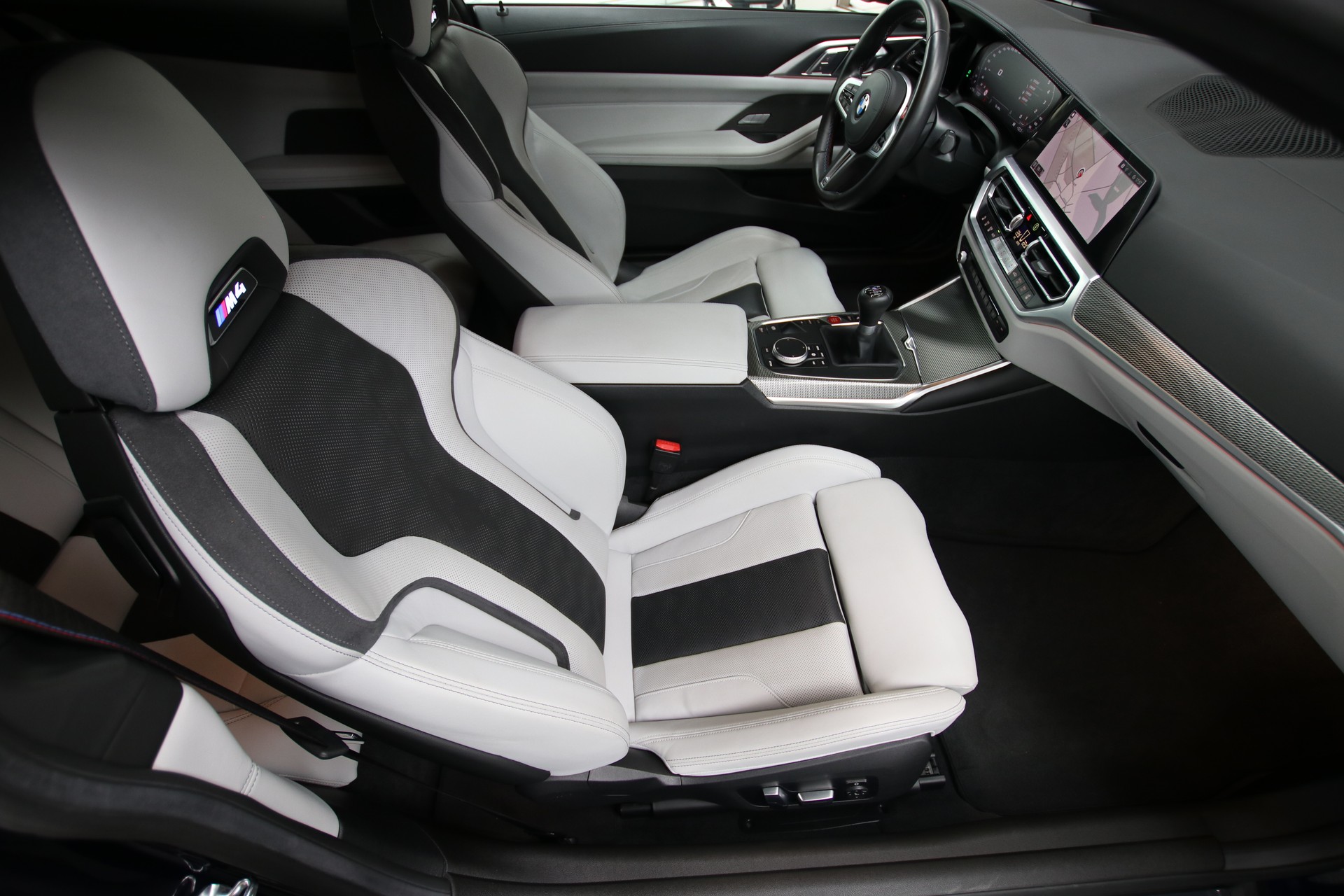 BMW M4 Coupé-image-11
