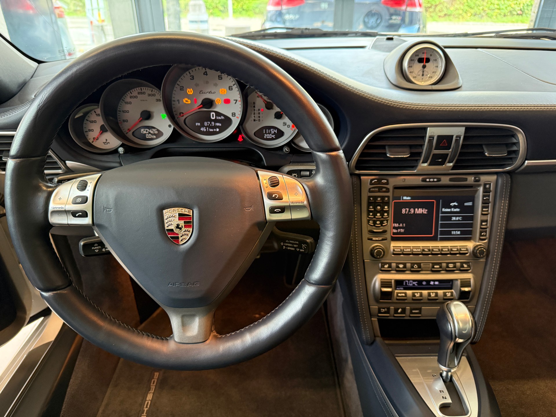 PORSCHE 911 Turbo-image-7