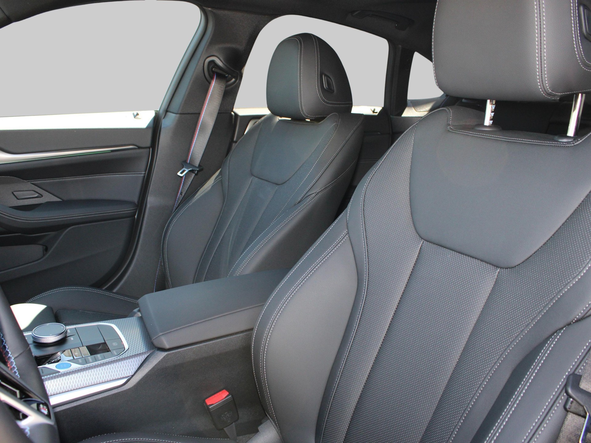 BMW i4 M60 M Sport Pro-image-14