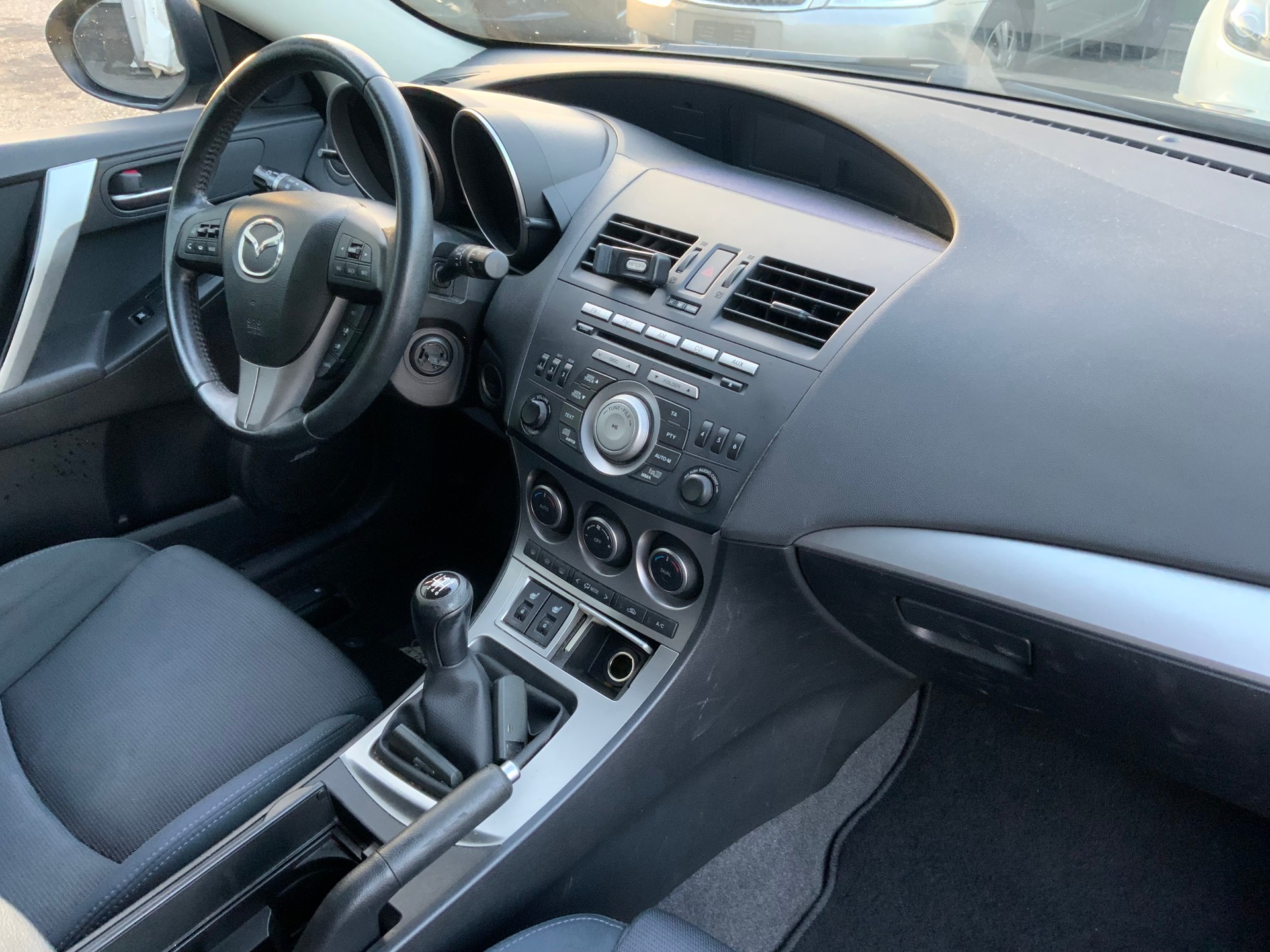 MAZDA 3 2.2 16V CD Sport-image-7