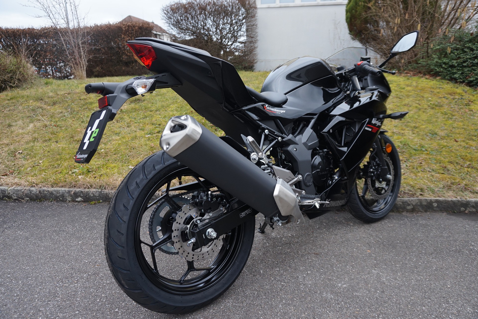 KAWASAKI Ninja 125 ABS MY26-showroom-element-3