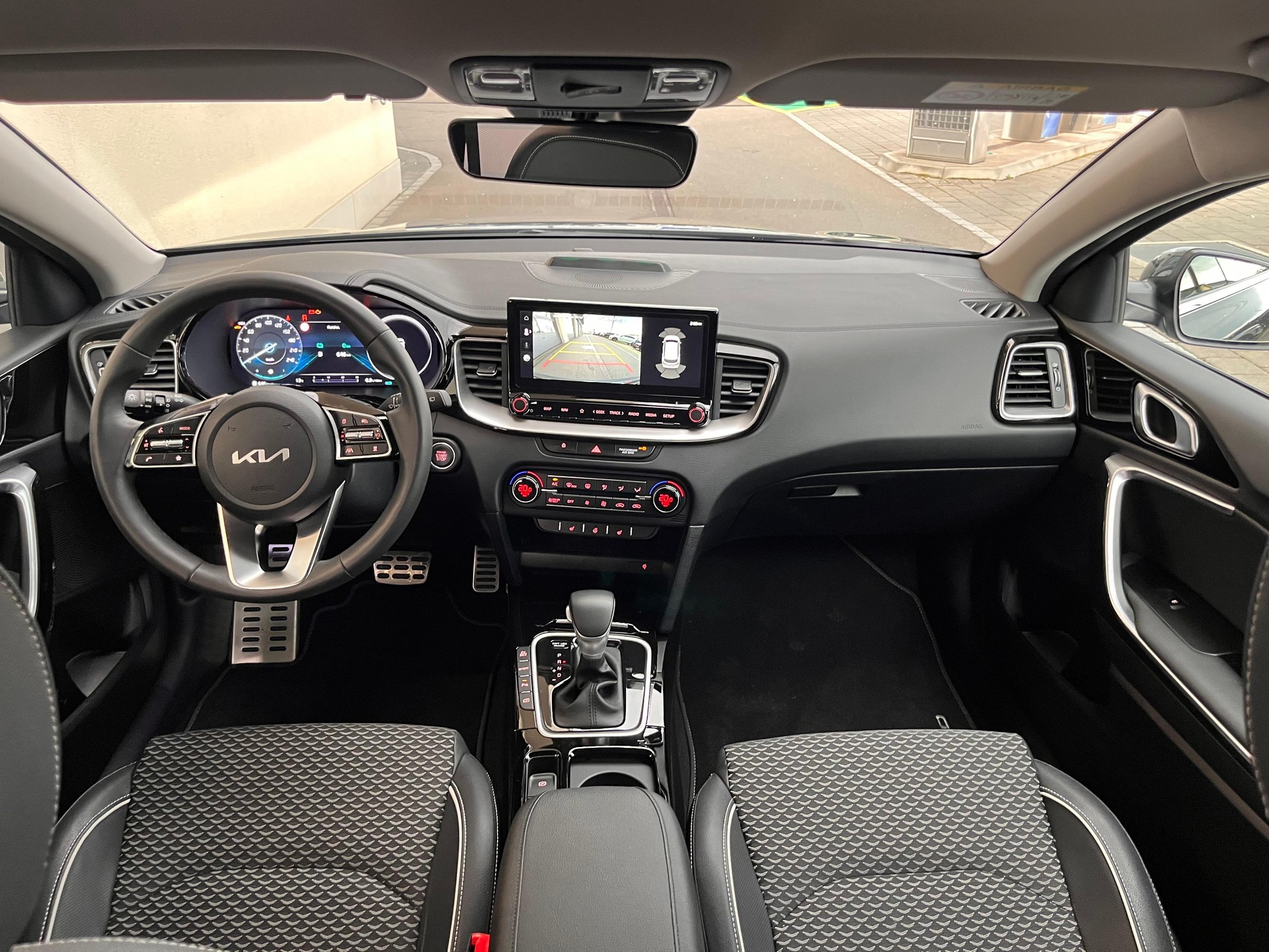 KIA Ceed SW 1.6 GDi Plug-in Hybrid Style-image-14
