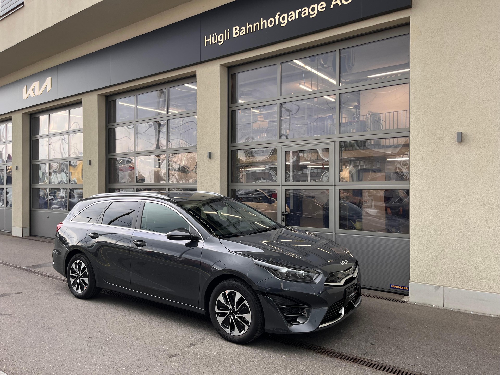 KIA Ceed SW 1.6 GDi Plug-in Hybrid Style-image-0