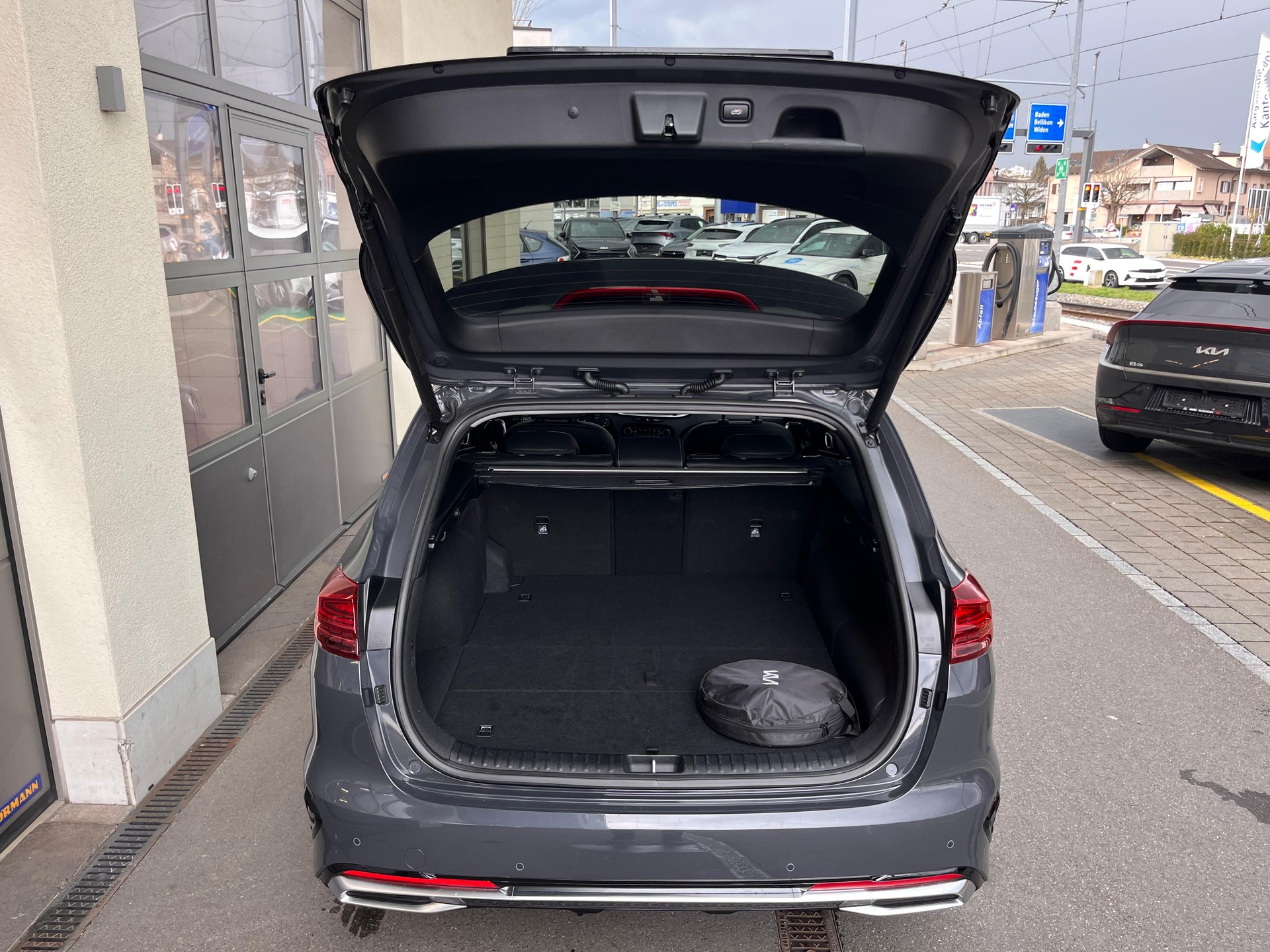 KIA Ceed SW 1.6 GDi Plug-in Hybrid Style-image-8