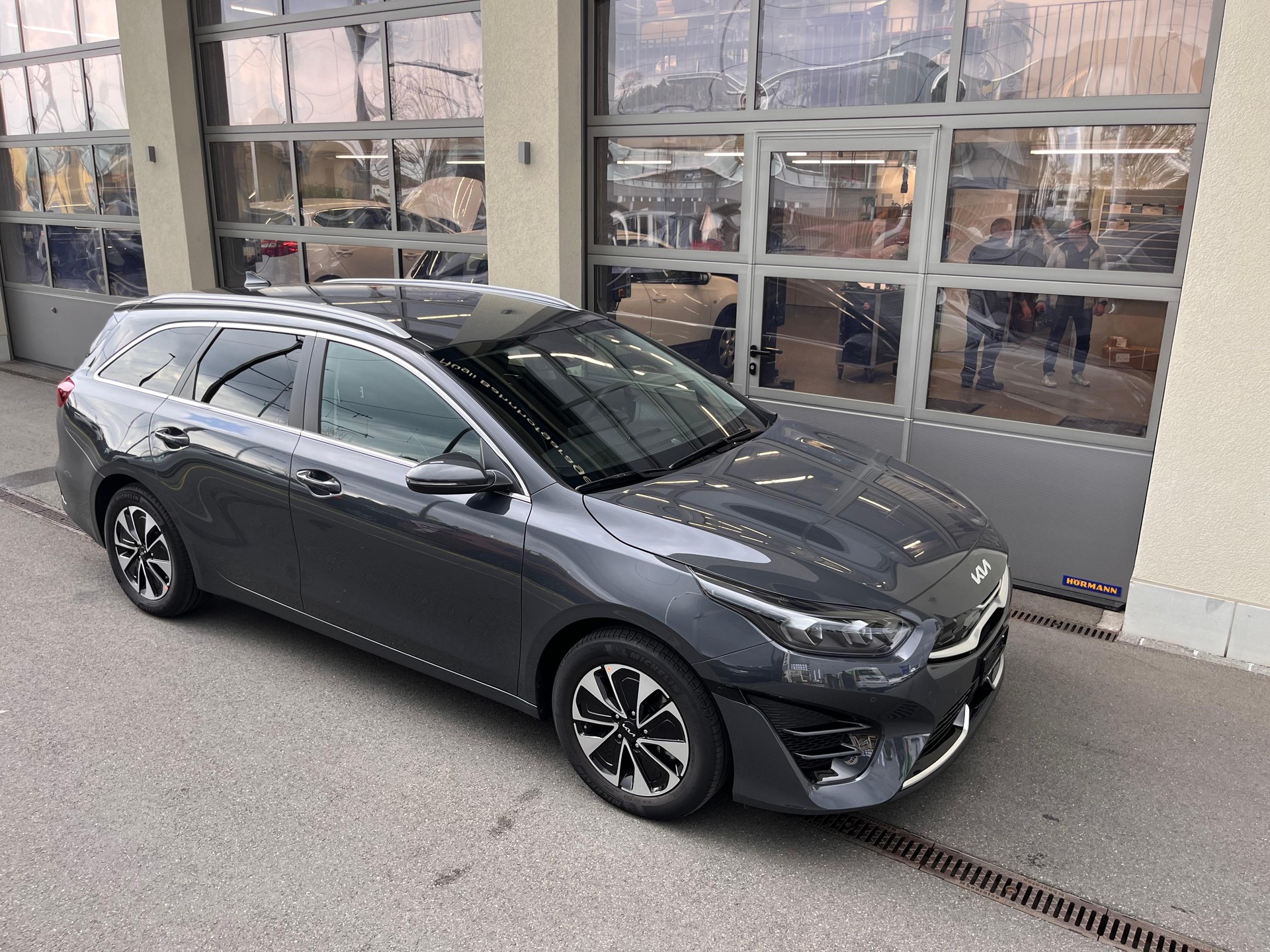 KIA Ceed SW 1.6 GDi Plug-in Hybrid Style-image-6