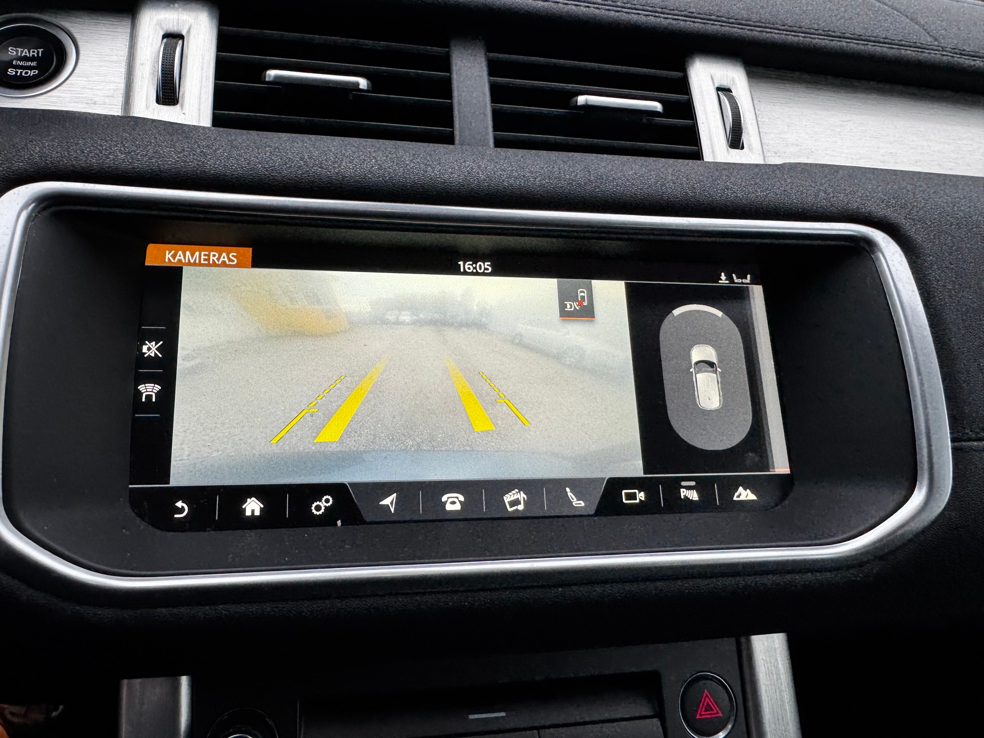 LAND ROVER Range Rover Evoque 2.0 TD4-image-13