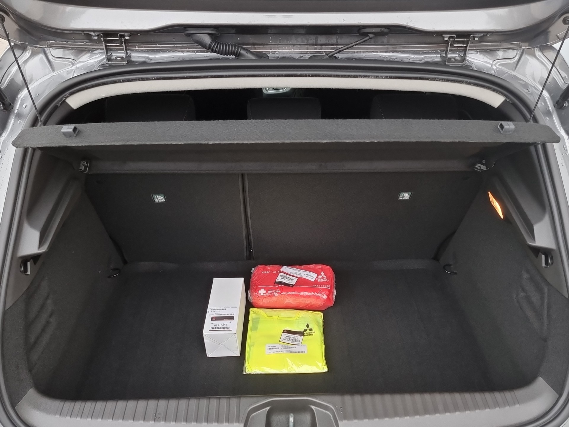 MITSUBISHI Colt 1.6 HEV Invite+-image-15