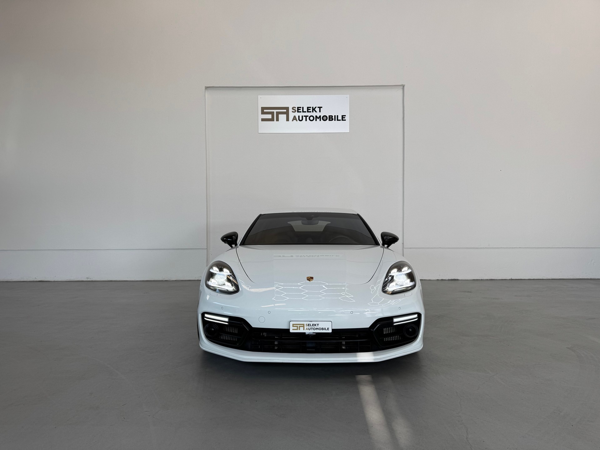 PORSCHE Panamera 4 E-Hybrid PDK-image-2