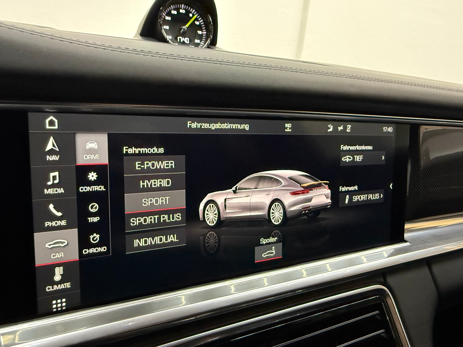 PORSCHE Panamera 4 E-Hybrid PDK-image-18