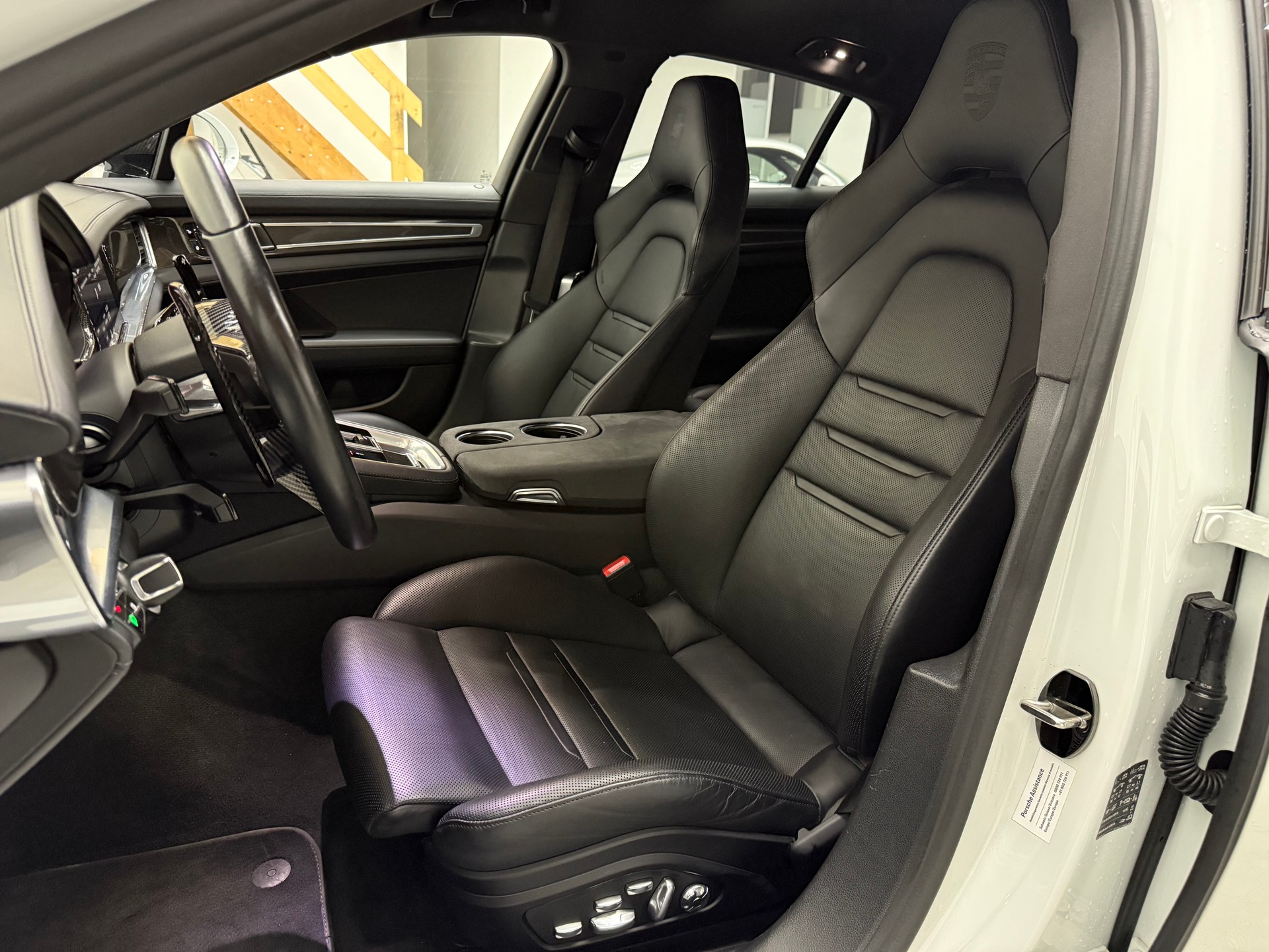 PORSCHE Panamera 4 E-Hybrid PDK-image-9