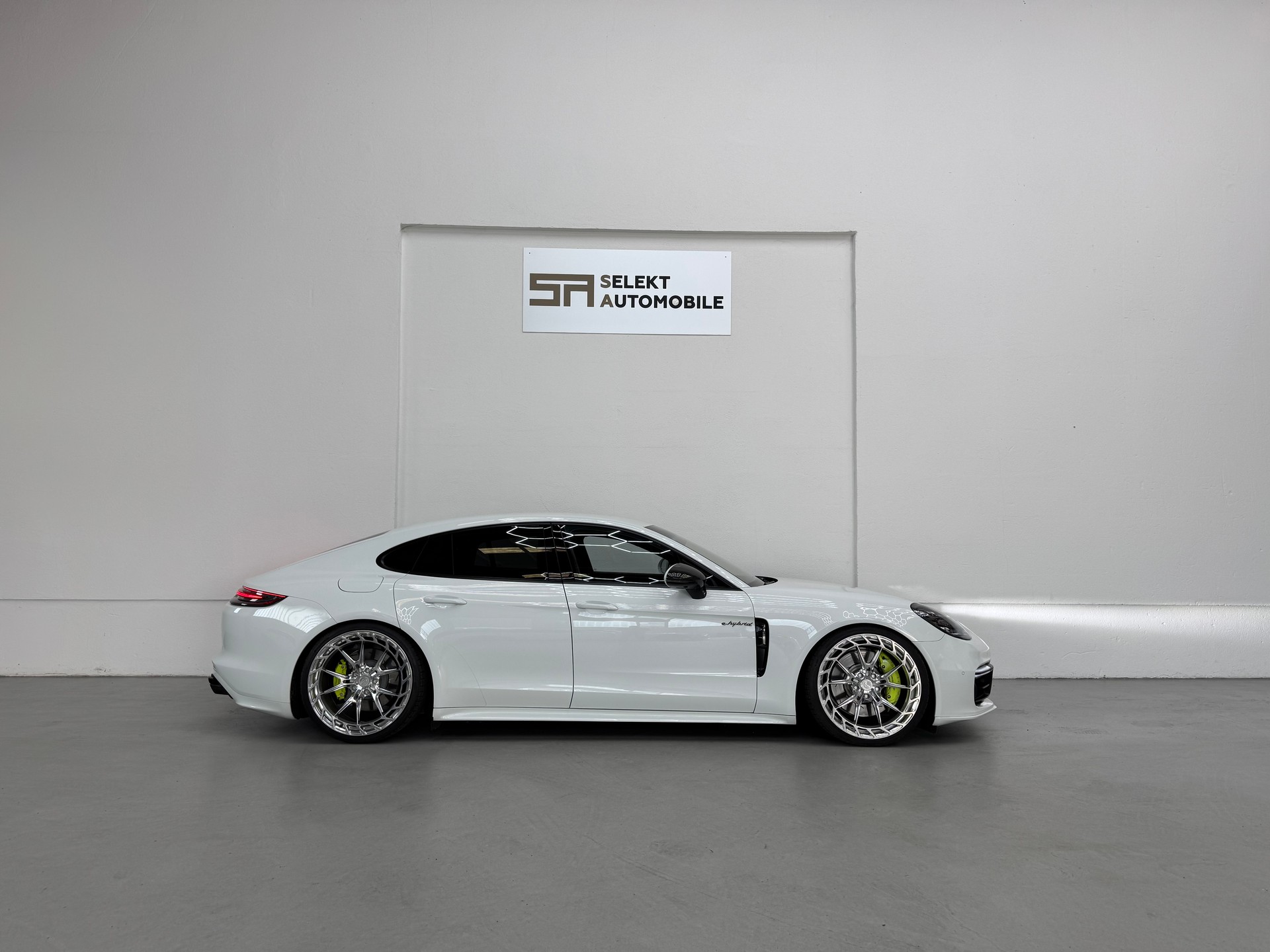 PORSCHE Panamera 4 E-Hybrid PDK-image-6