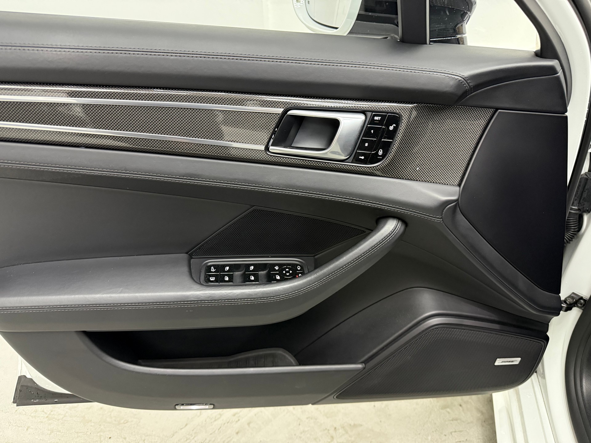 PORSCHE Panamera 4 E-Hybrid PDK-image-21