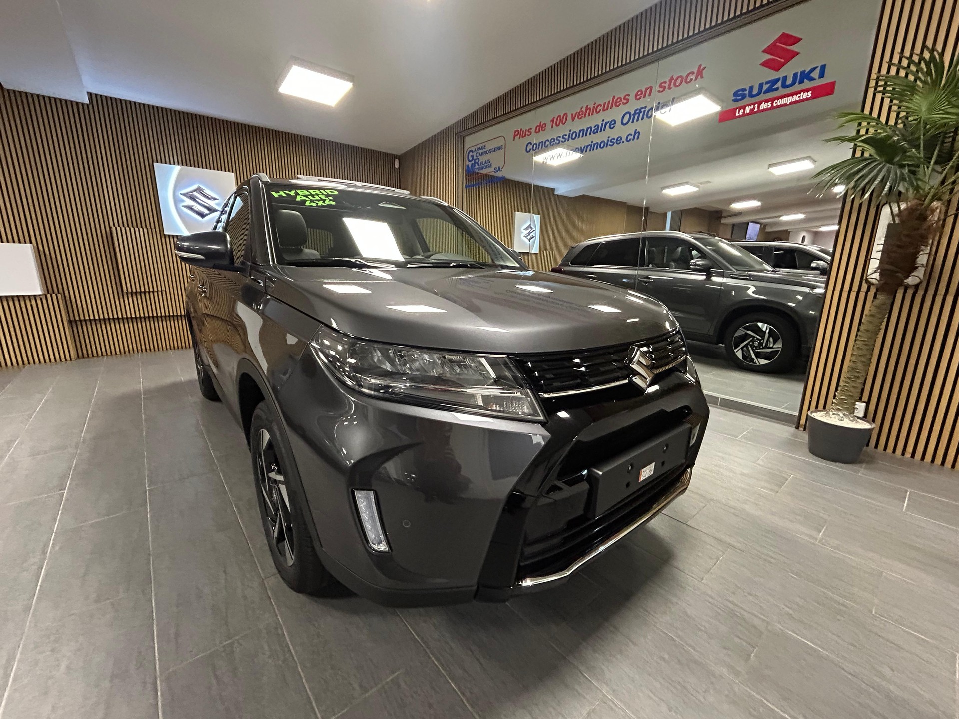SUZUKI Vitara 1.4 T Compact Top Hybrid 4x4-showroom-element-3
