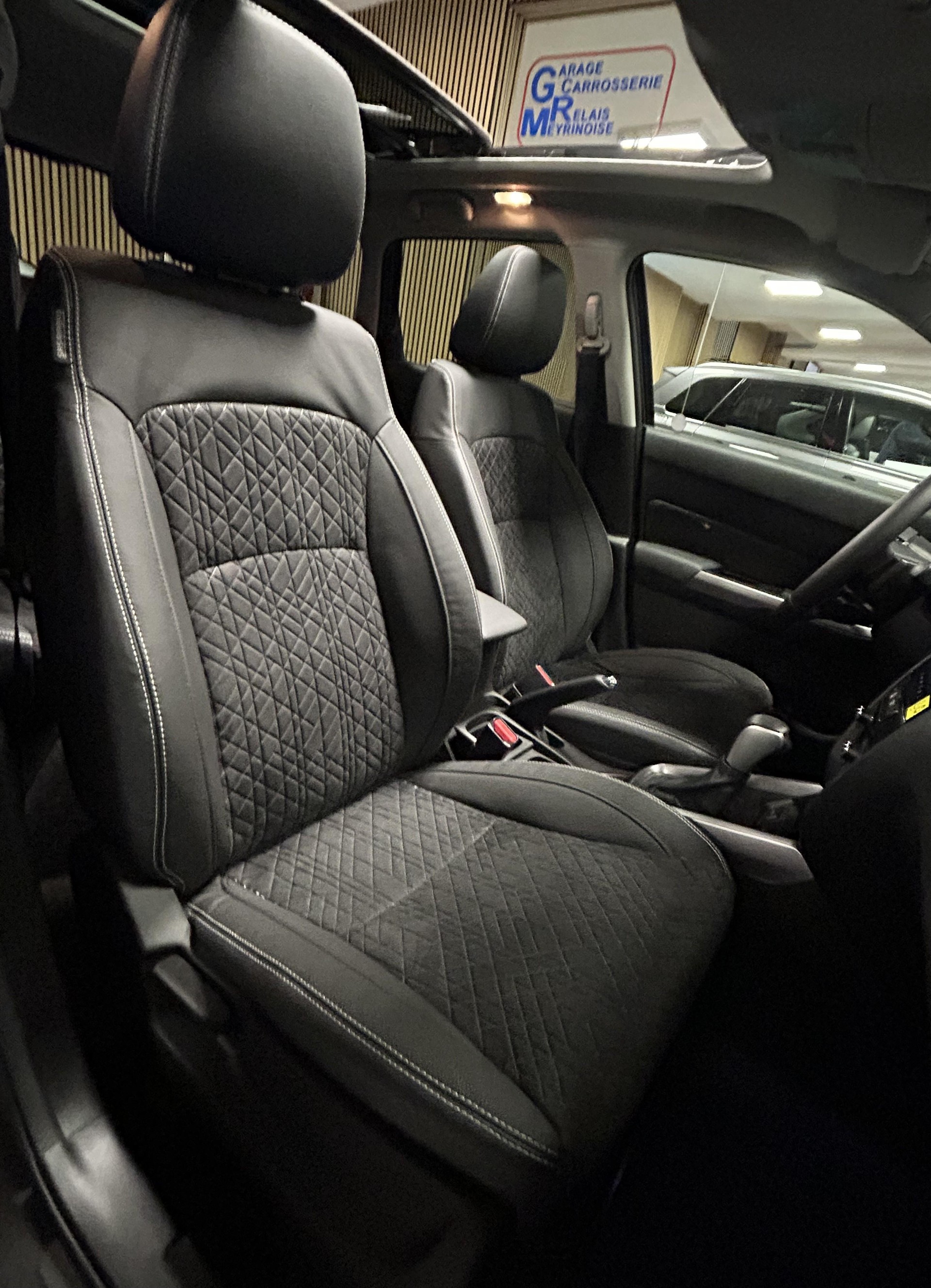 SUZUKI Vitara 1.4 T Compact Top Hybrid 4x4-image-16