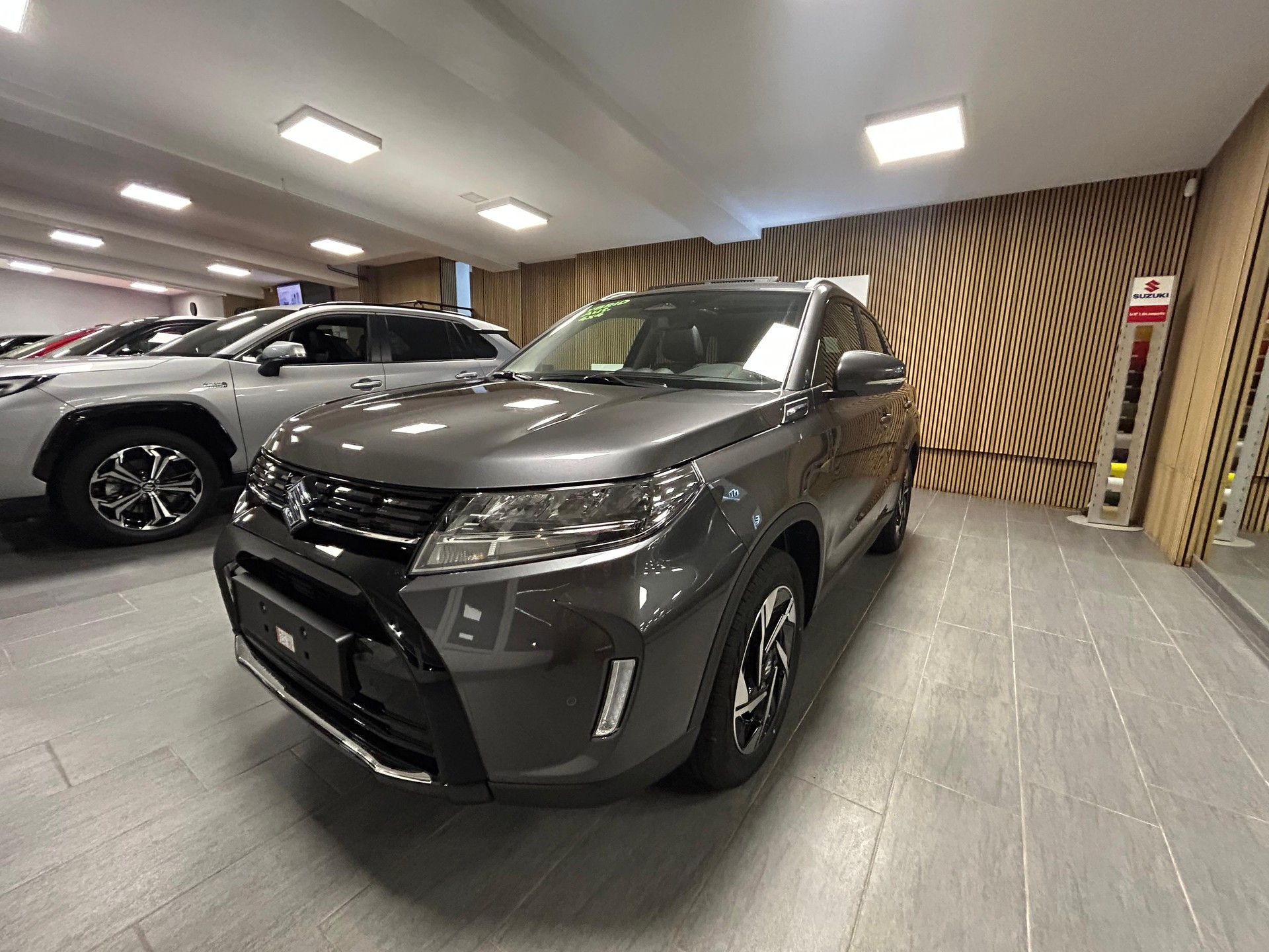 SUZUKI Vitara 1.4 T Compact Top Hybrid 4x4 4 ROUES HIVER OFFERT-image-5