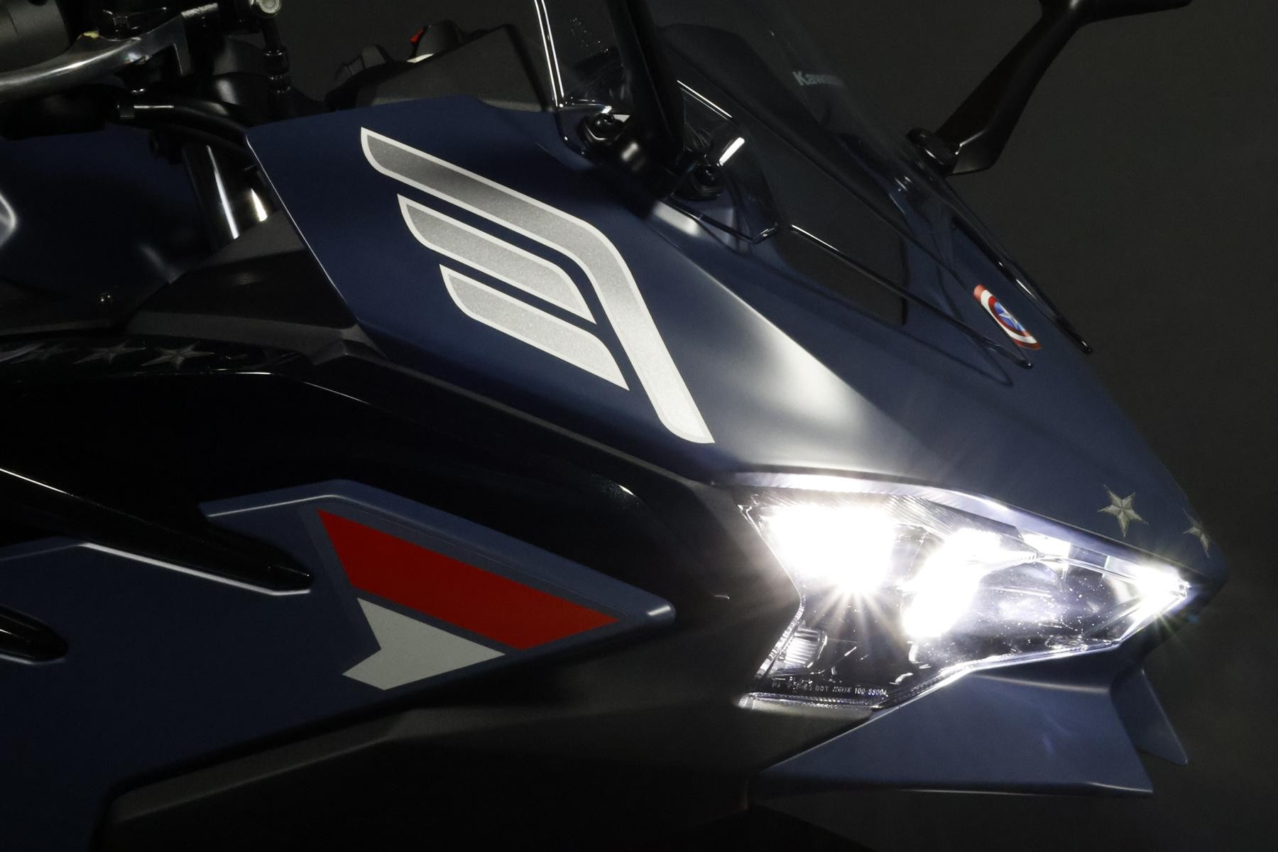 KAWASAKI Ninja 500 SE *Avenger*-showroom-element-2