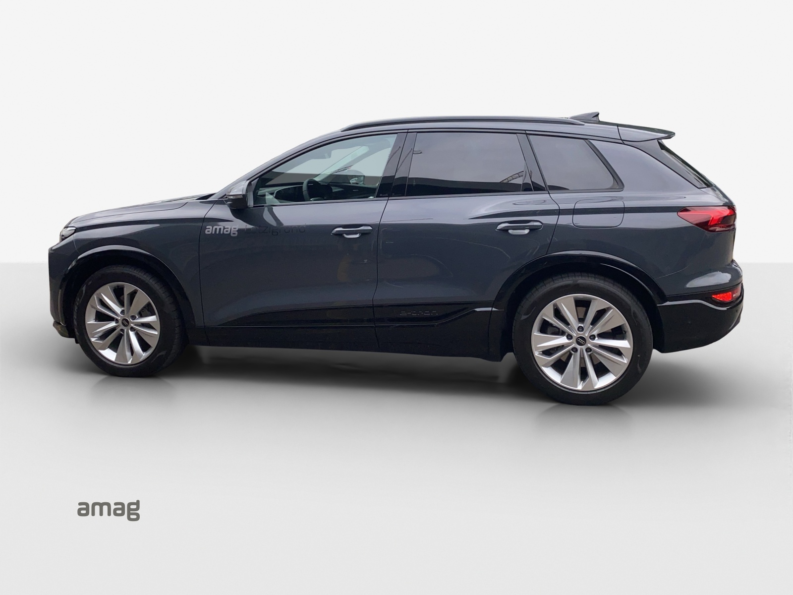 AUDI Q6 e-tron quattro-image-1
