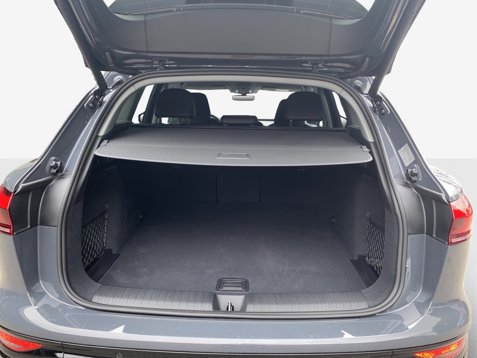 AUDI Q6 e-tron quattro-image-13