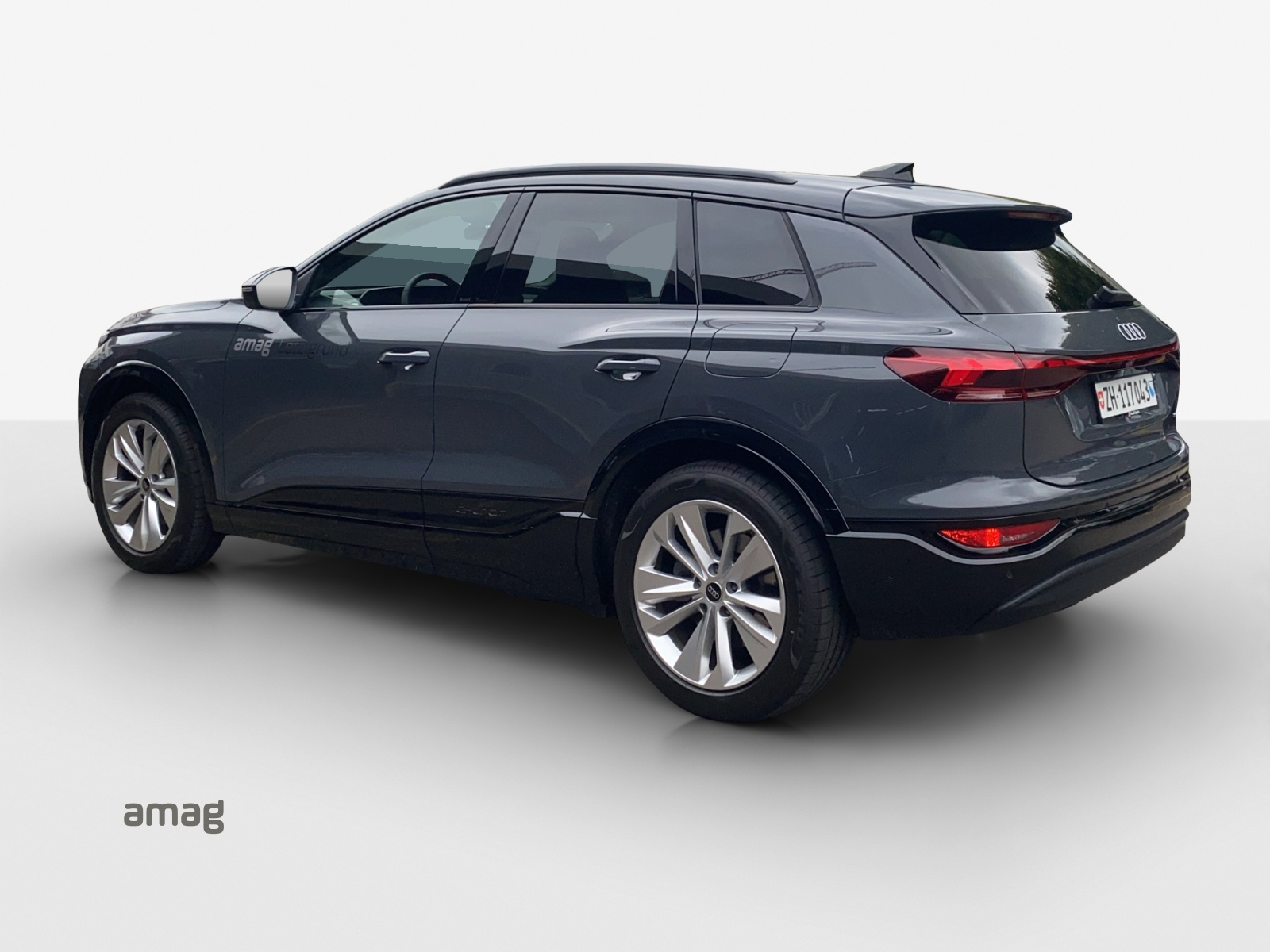 AUDI Q6 e-tron quattro-image-2