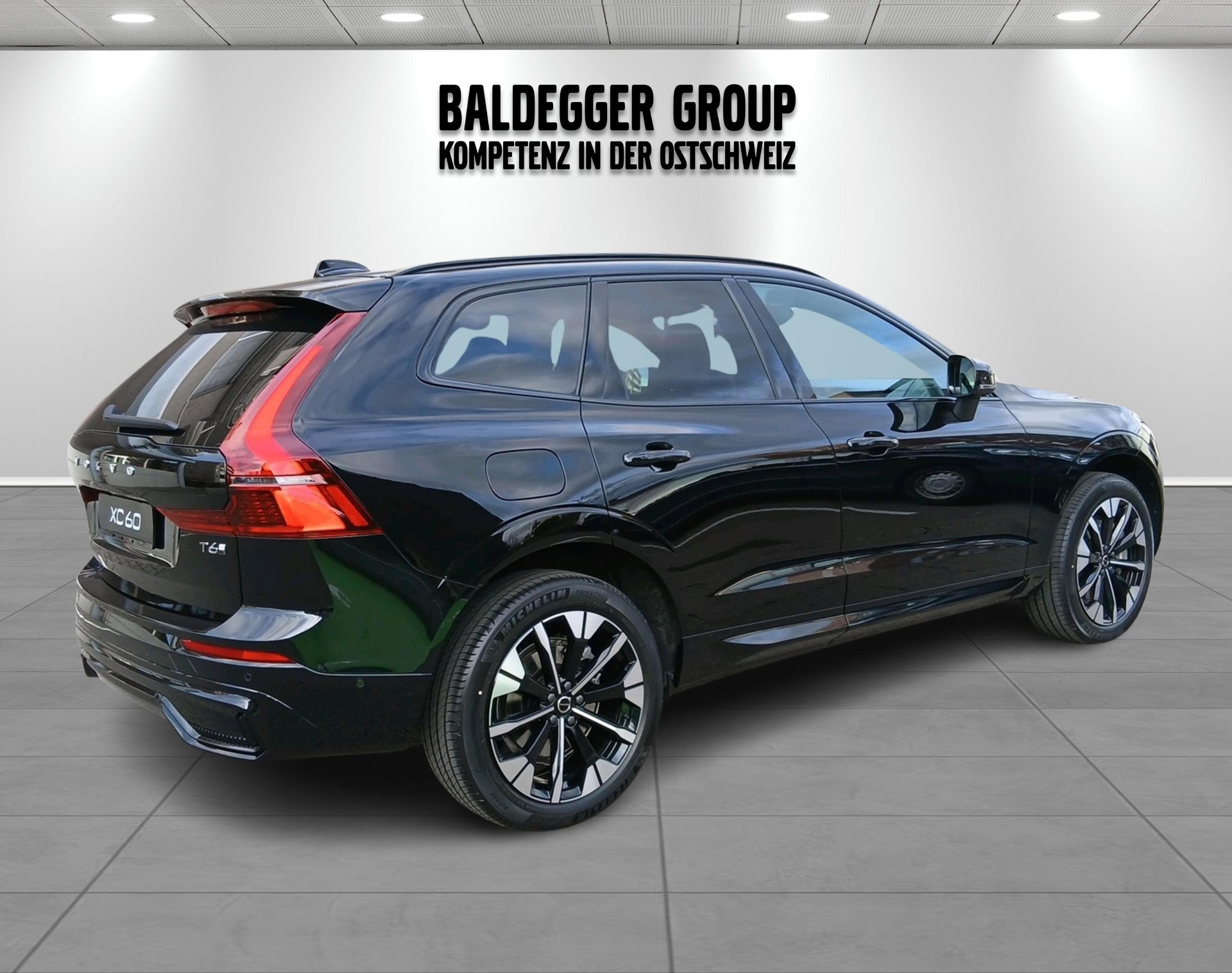 VOLVO XC60 2.0 T6 TE Ultra Dark eAWD-image-2