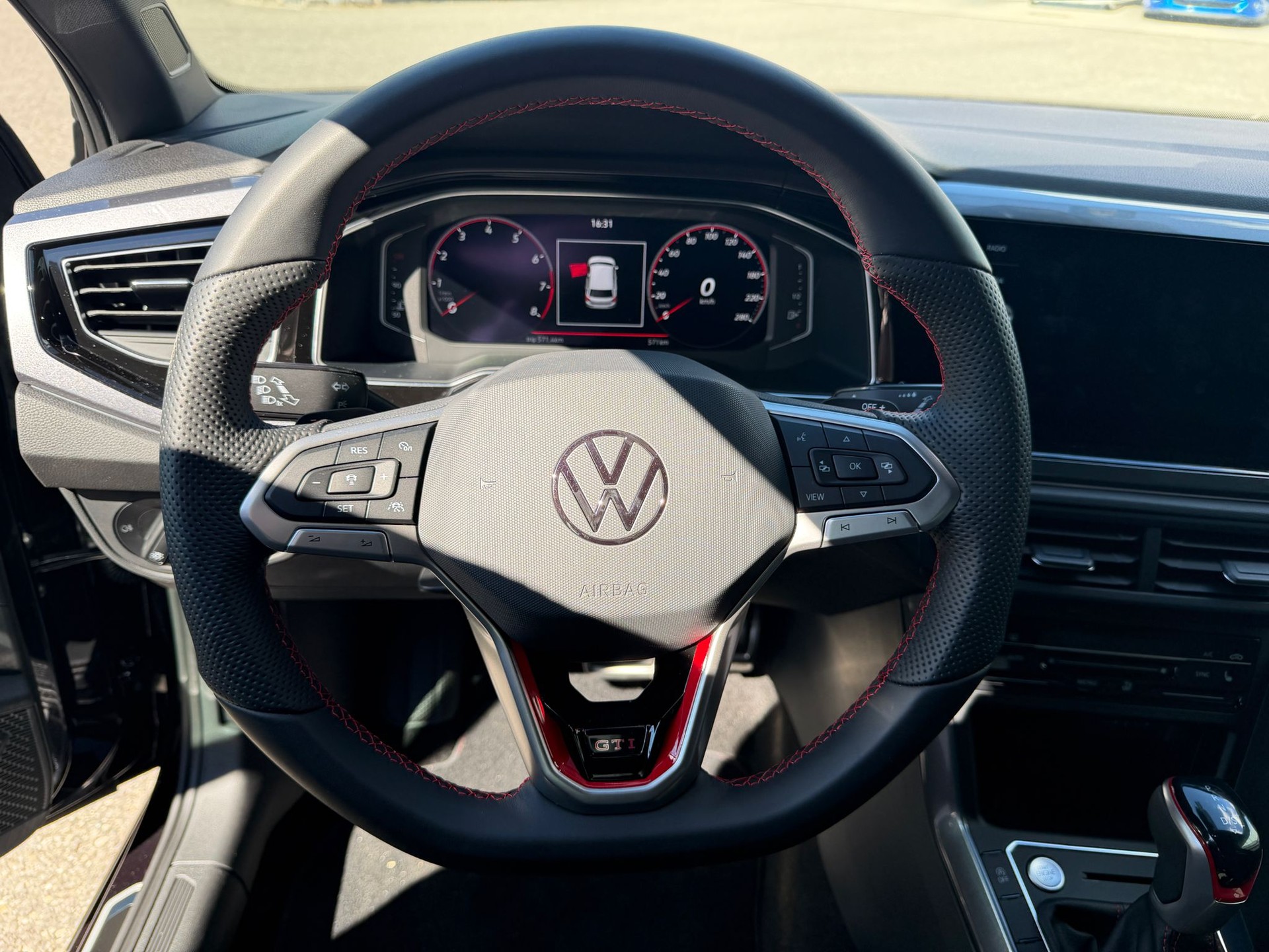 VW Polo 2.0 TSI GTI United DSG-image-15