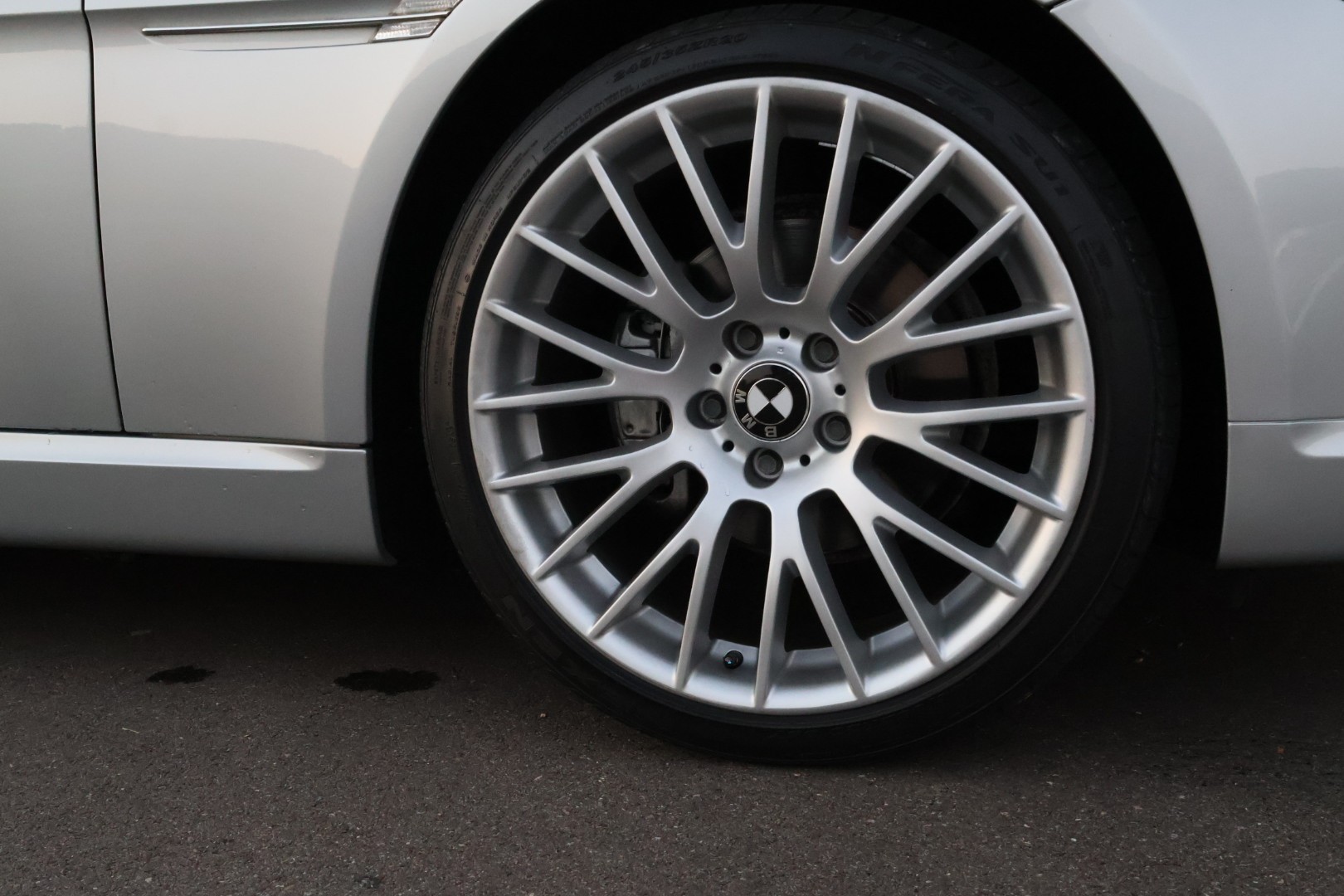 BMW 630i-image-6