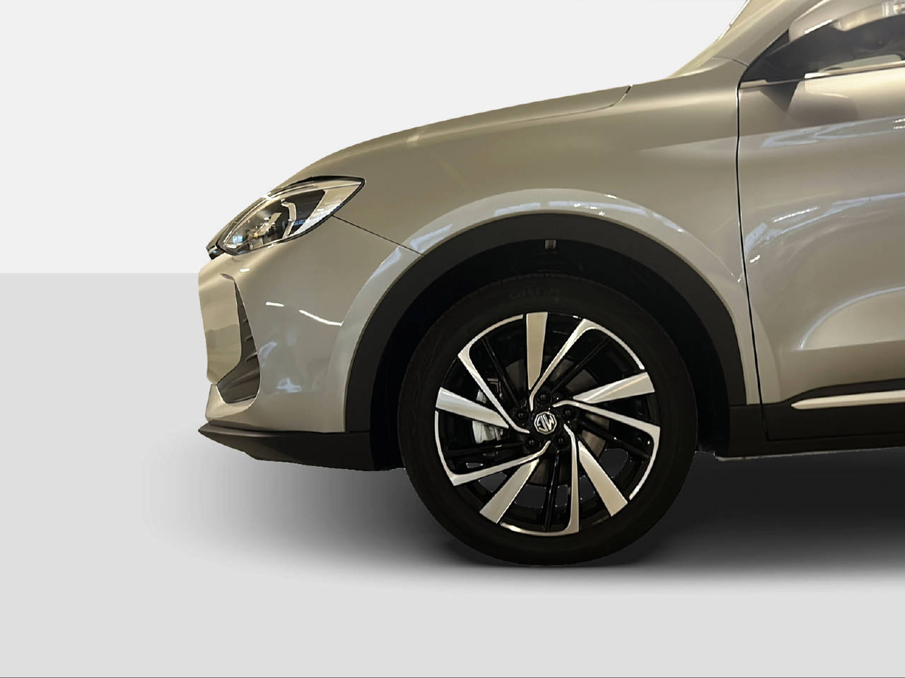 MG ZS 1.5 Hybrid+ Luxury-image-13